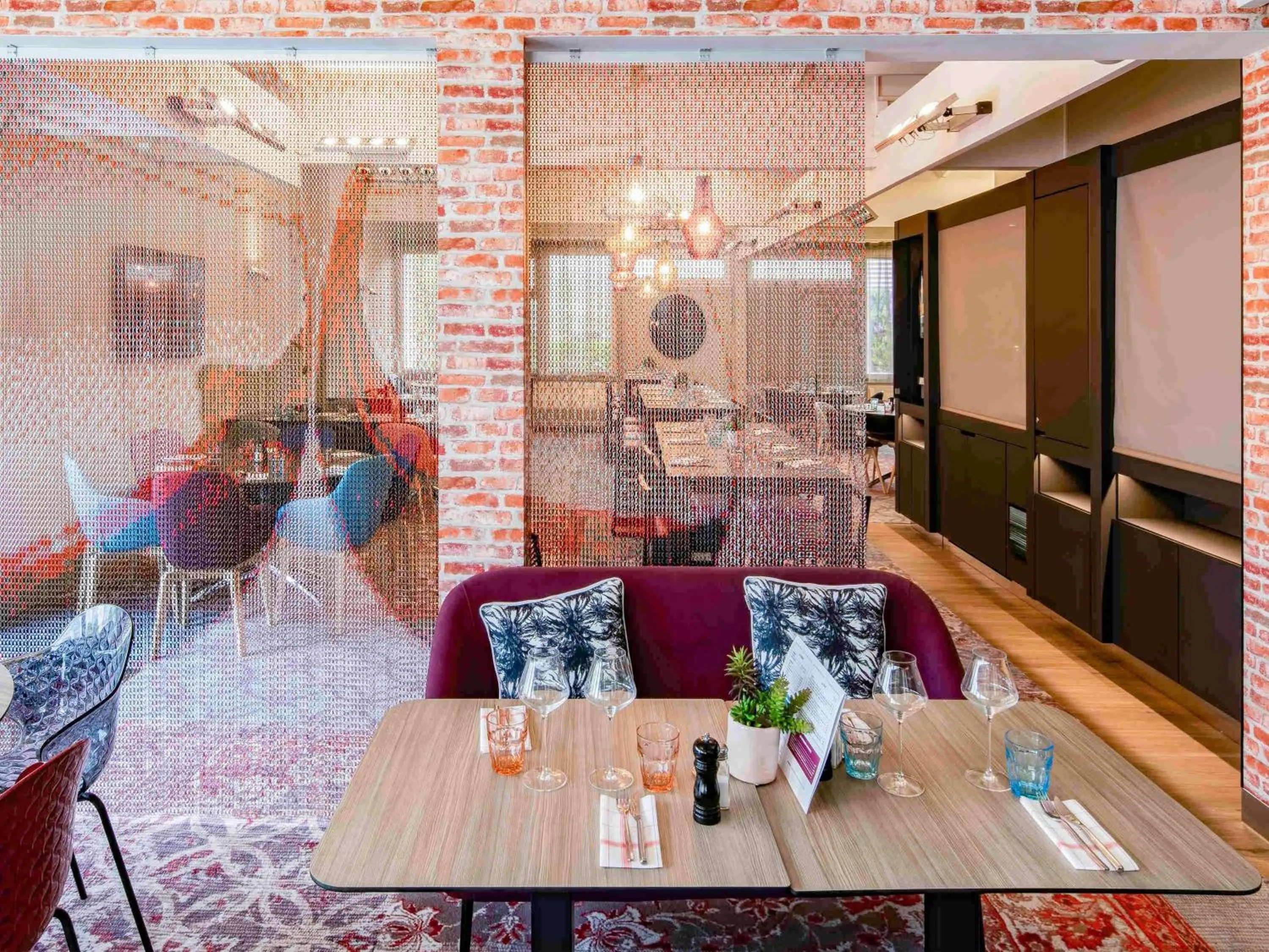 Restaurant/places to eat in Novotel Dijon Sud