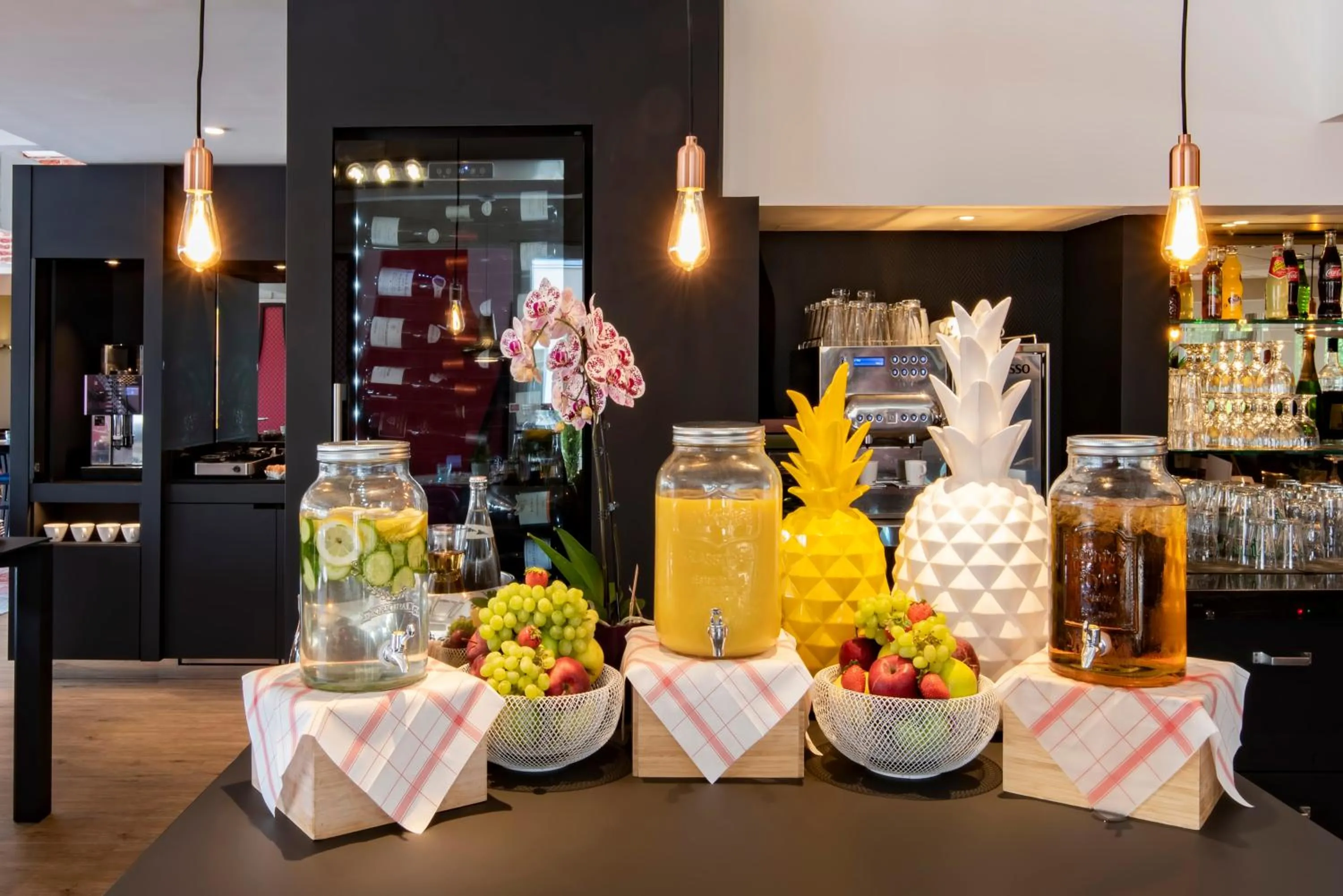 Restaurant/places to eat in Novotel Dijon Sud