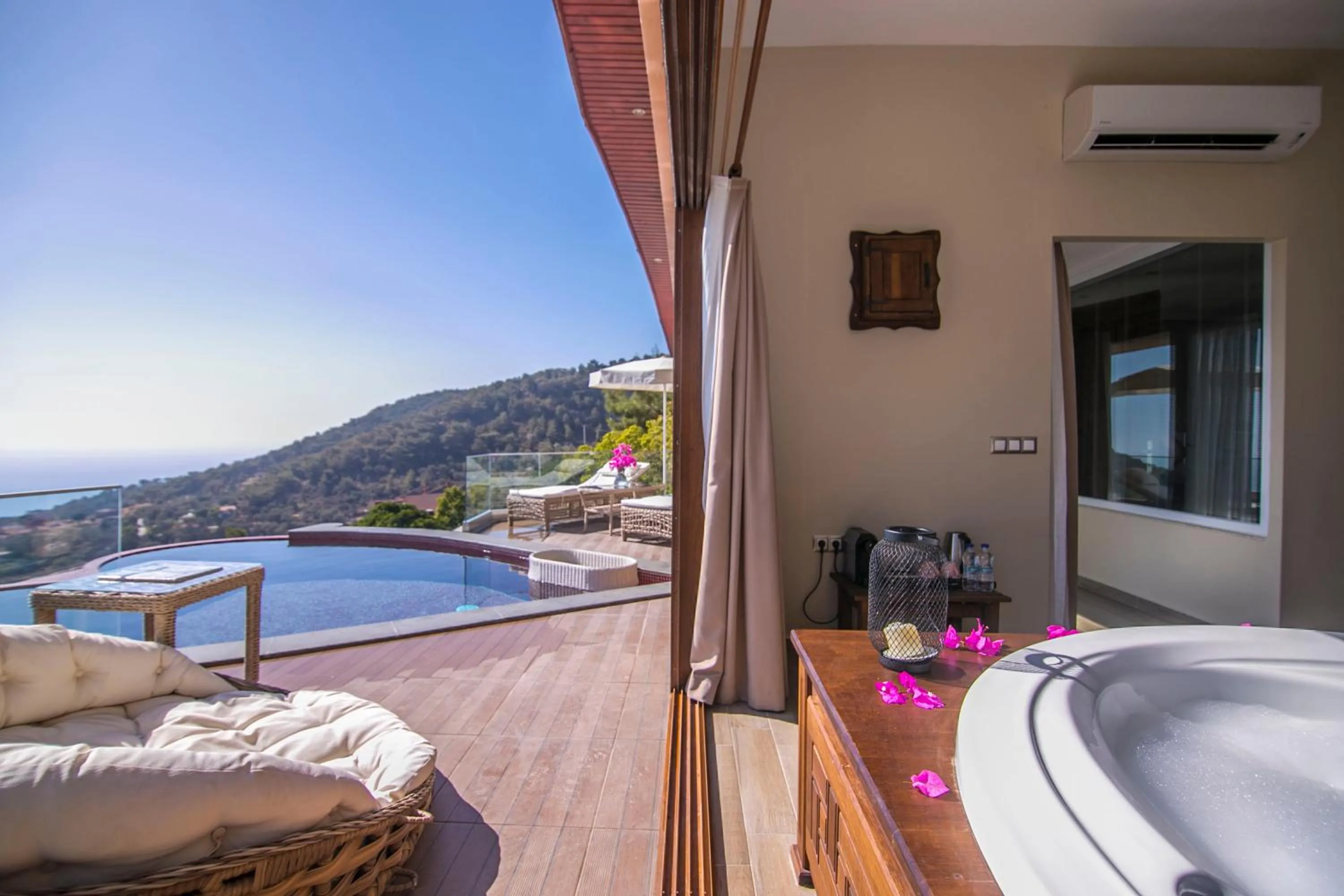 Swimming pool in Lissiya Hotel