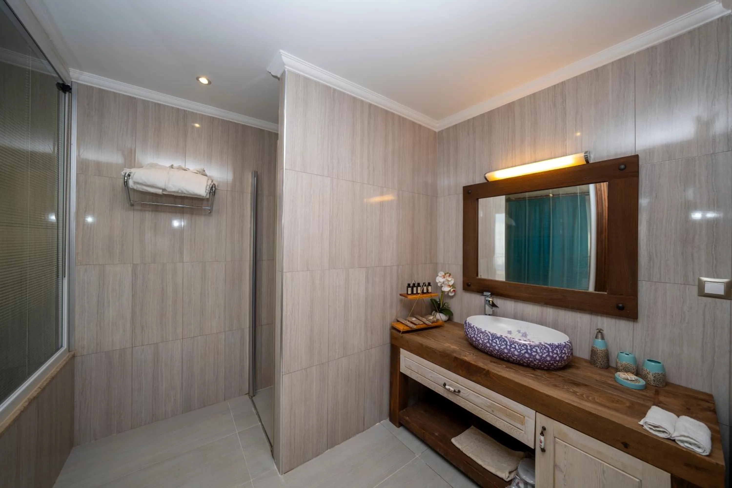 Shower in Lissiya Hotel