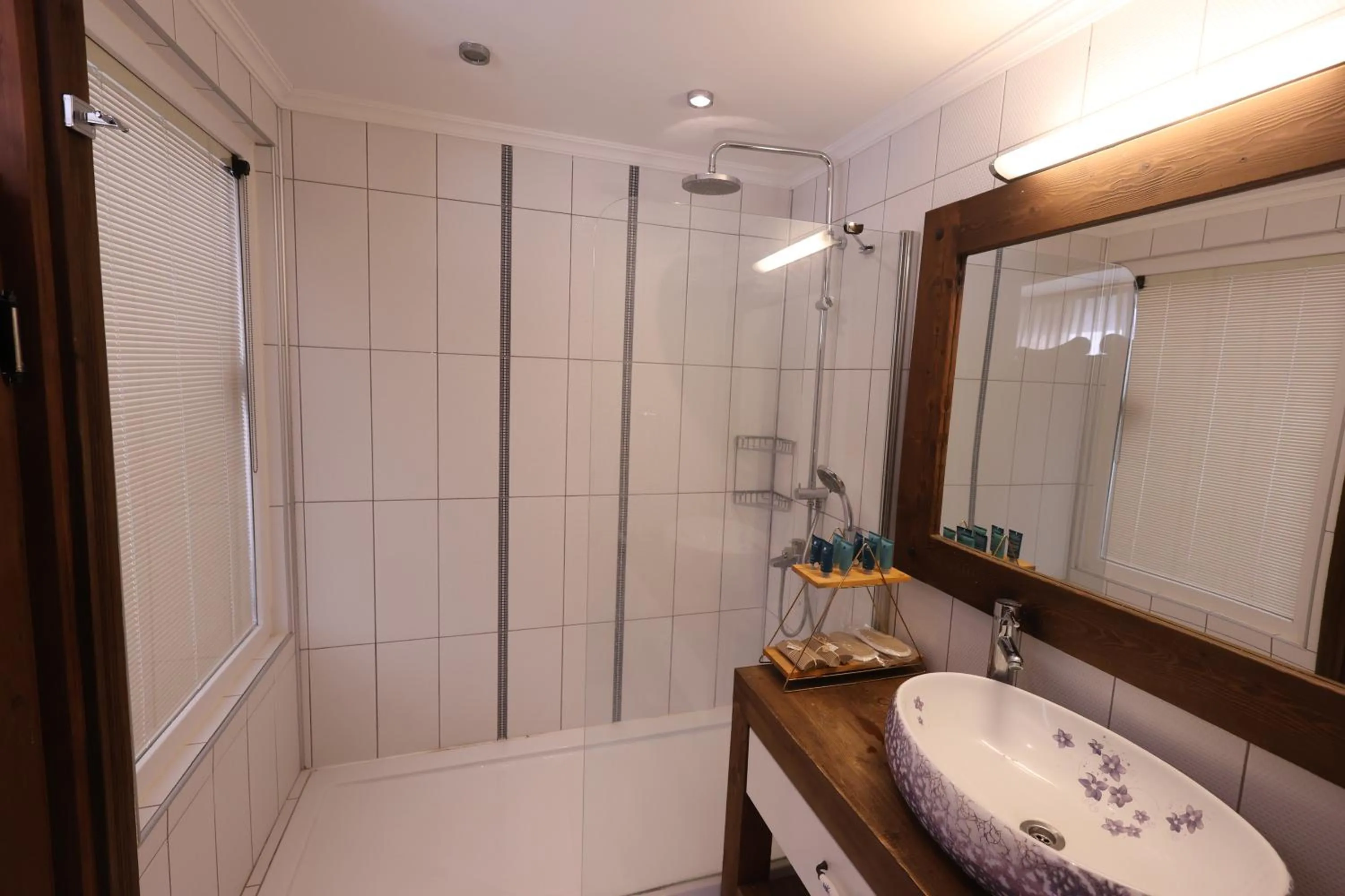 Shower in Lissiya Hotel