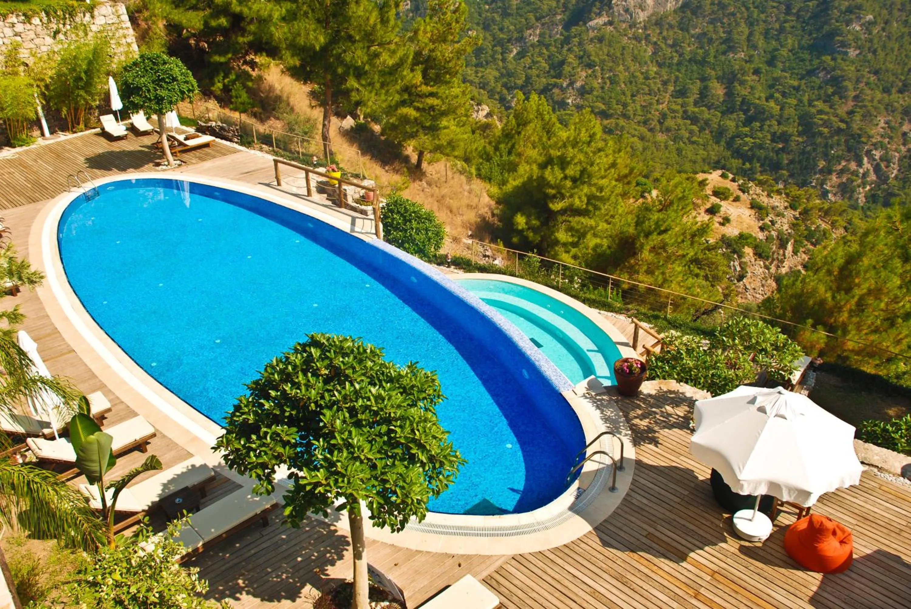 Swimming pool in Lissiya Hotel