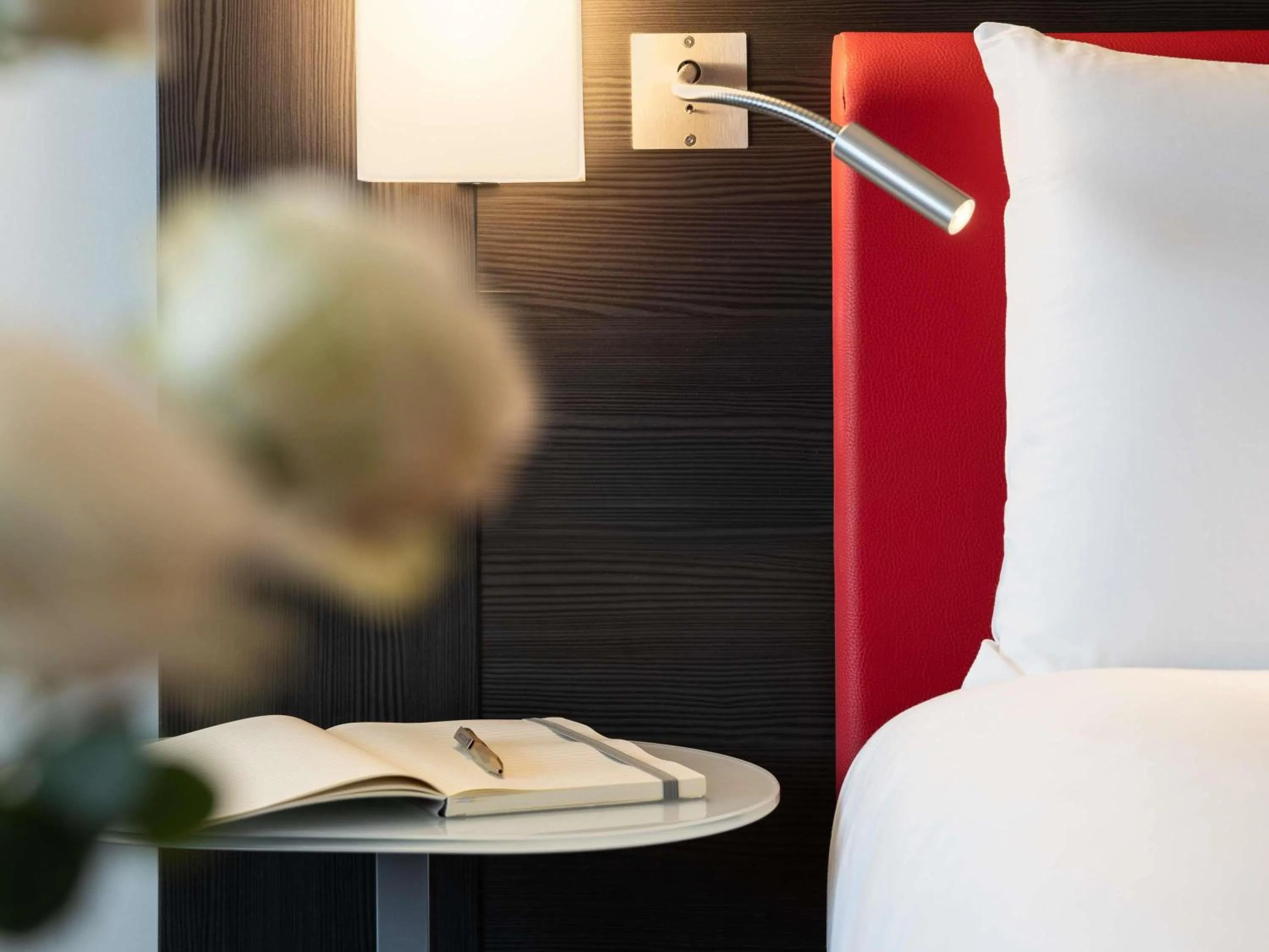 Bedroom, Bed in Mercure Paris CDG Airport & Convention