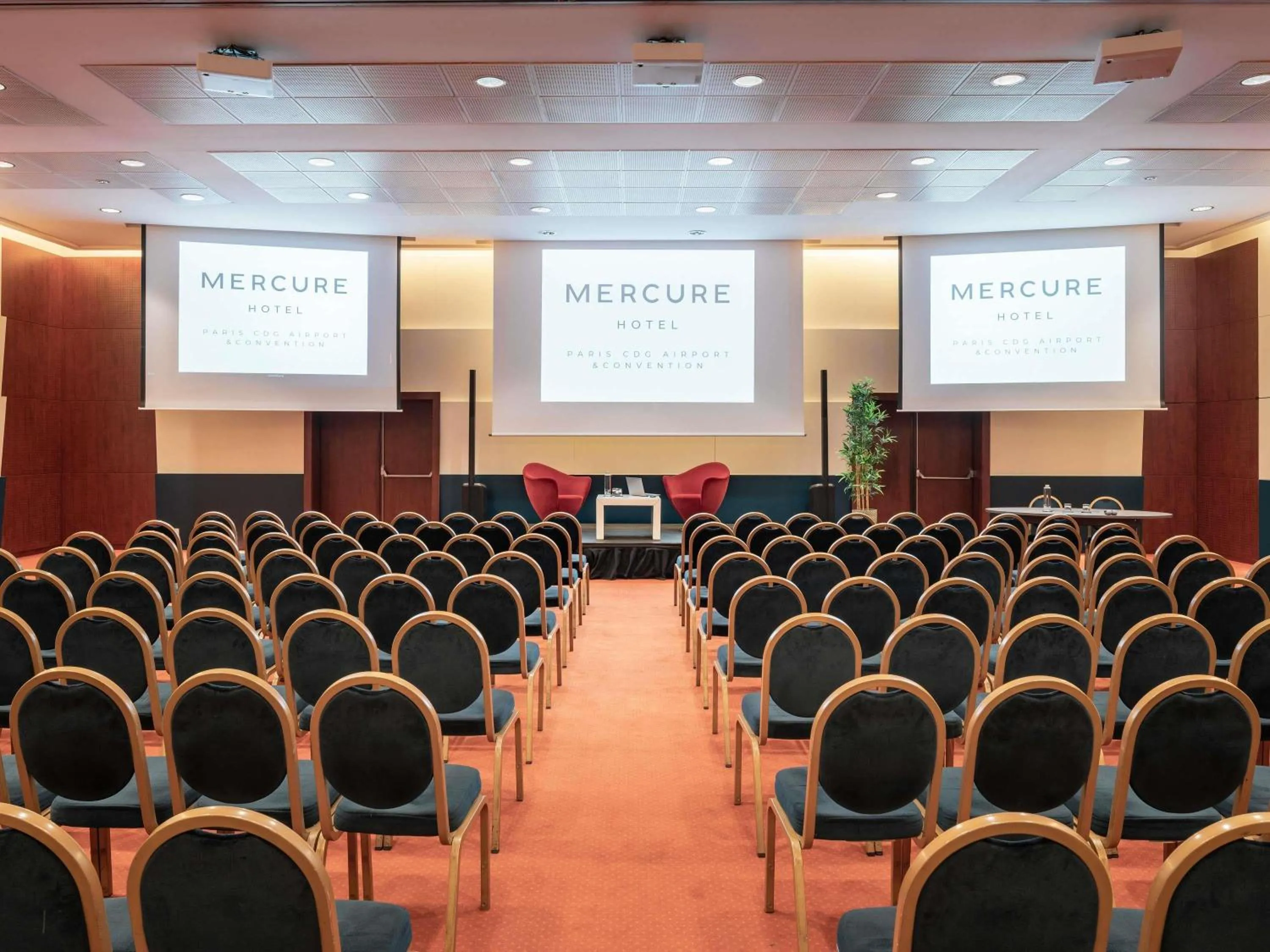 Meeting/conference room in Mercure Paris CDG Airport & Convention