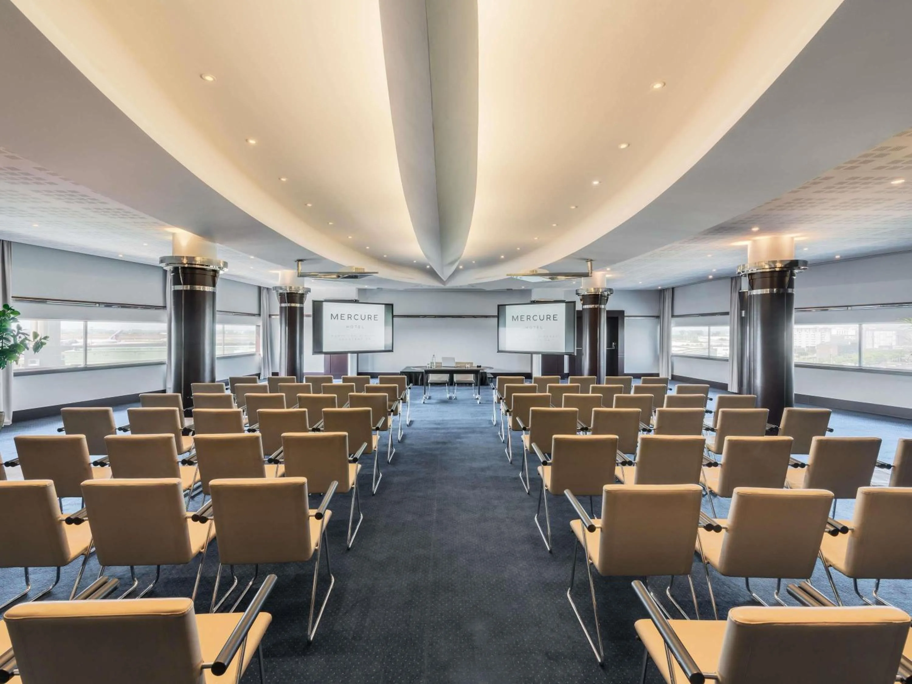 Meeting/conference room in Mercure Paris CDG Airport & Convention