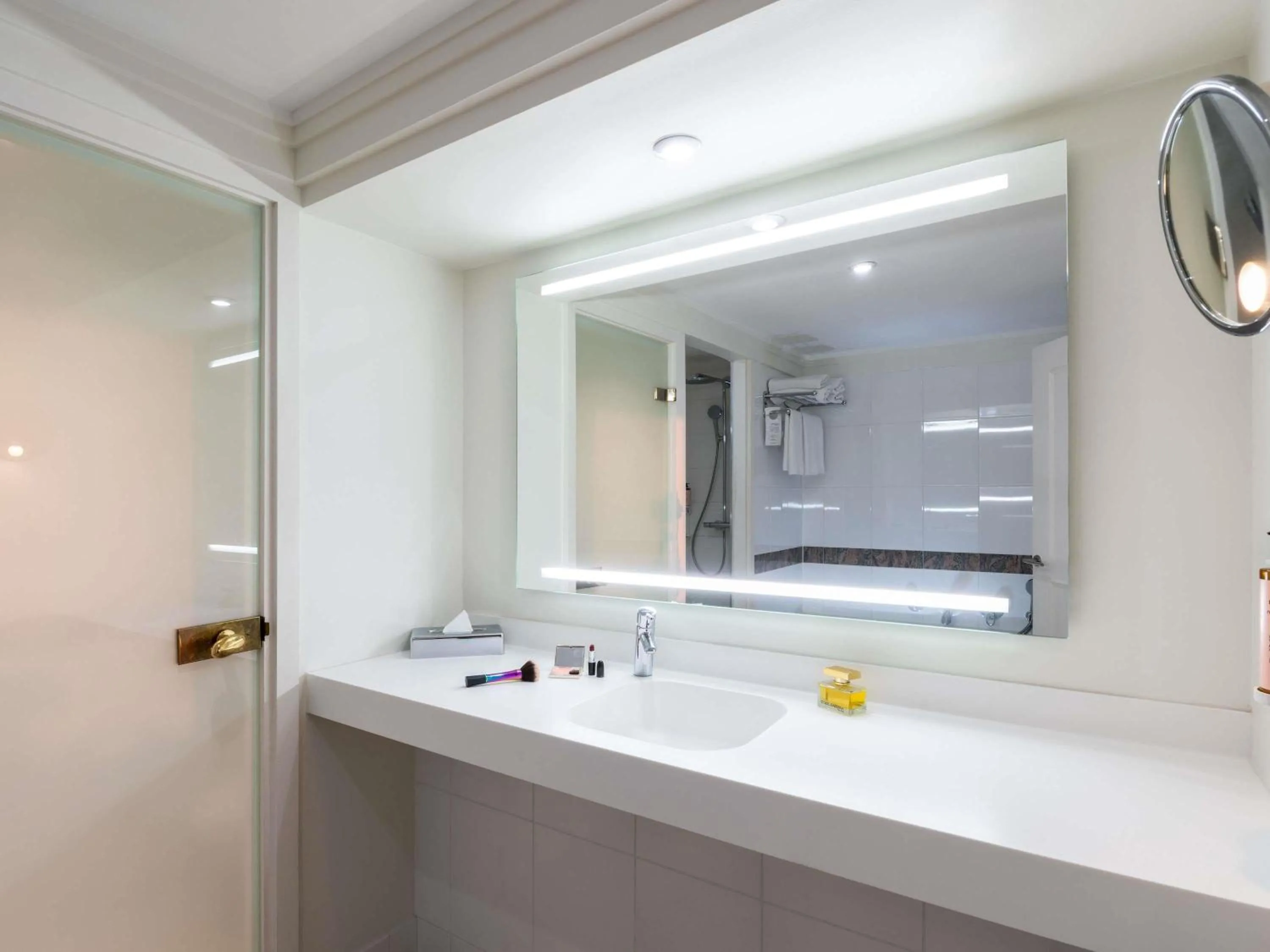 Property building in Mercure Paris CDG Airport & Convention