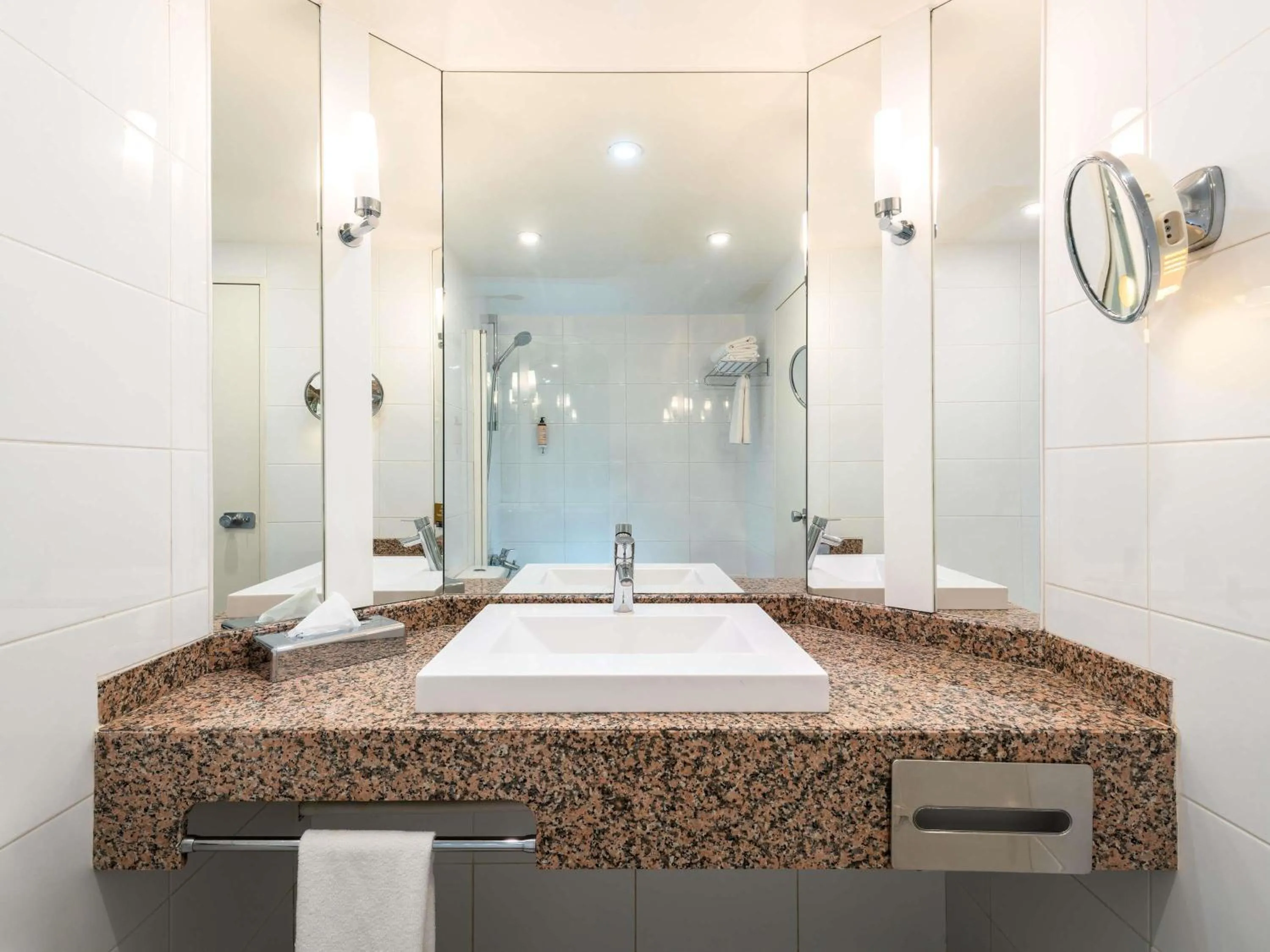 Bedroom in Mercure Paris CDG Airport & Convention