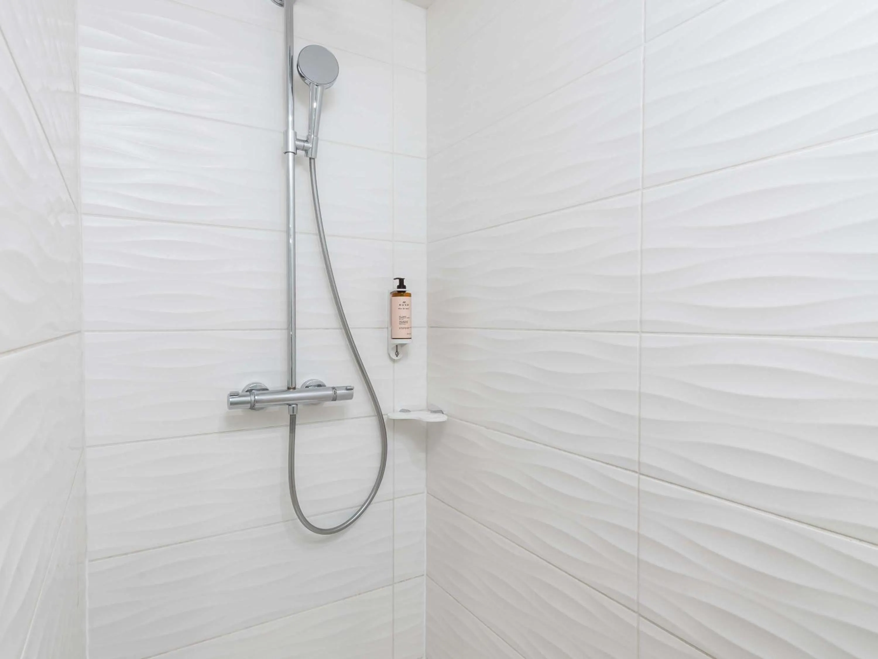 Bedroom in Mercure Paris CDG Airport & Convention