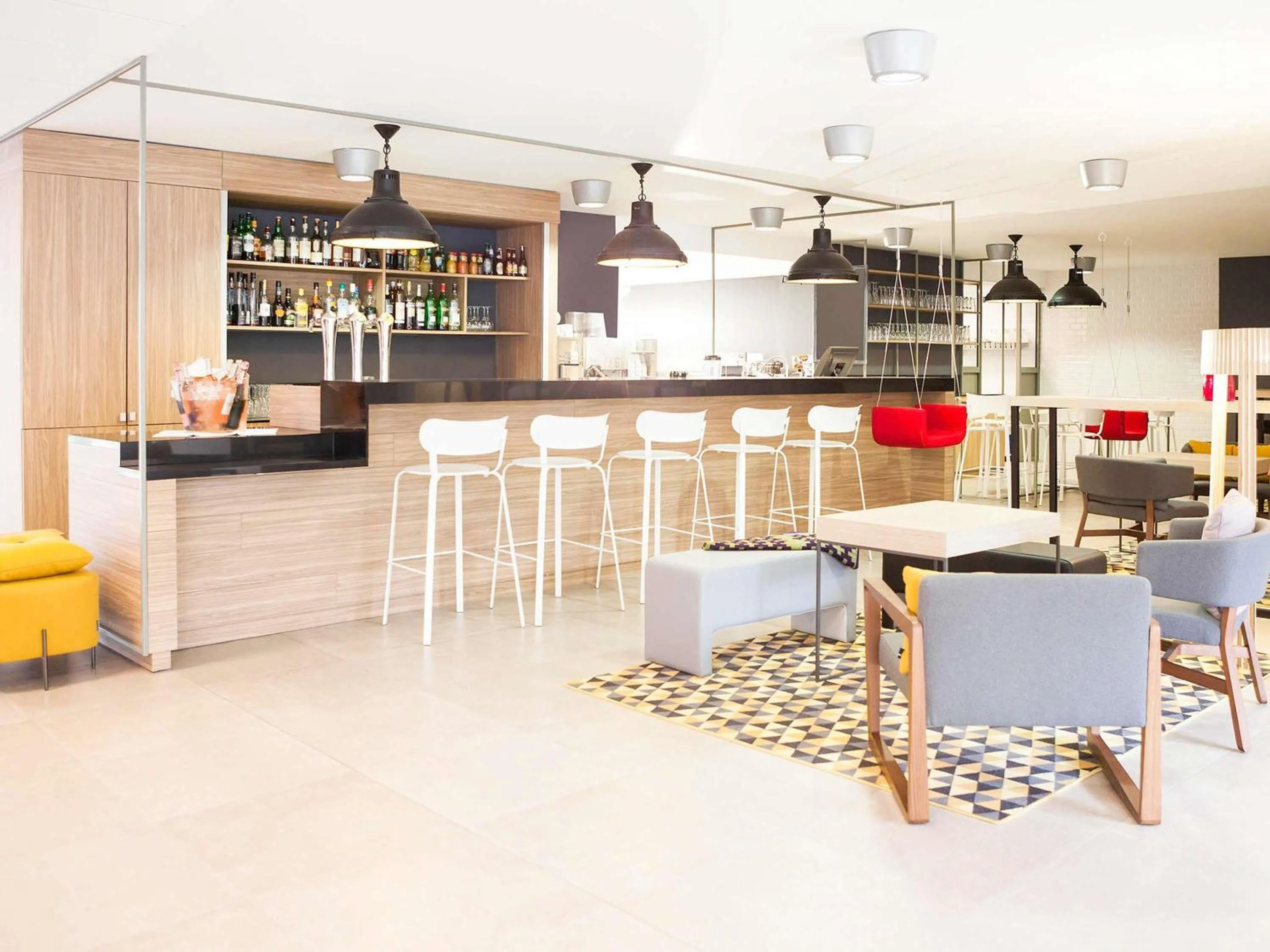 Lounge or bar in Novotel Nancy