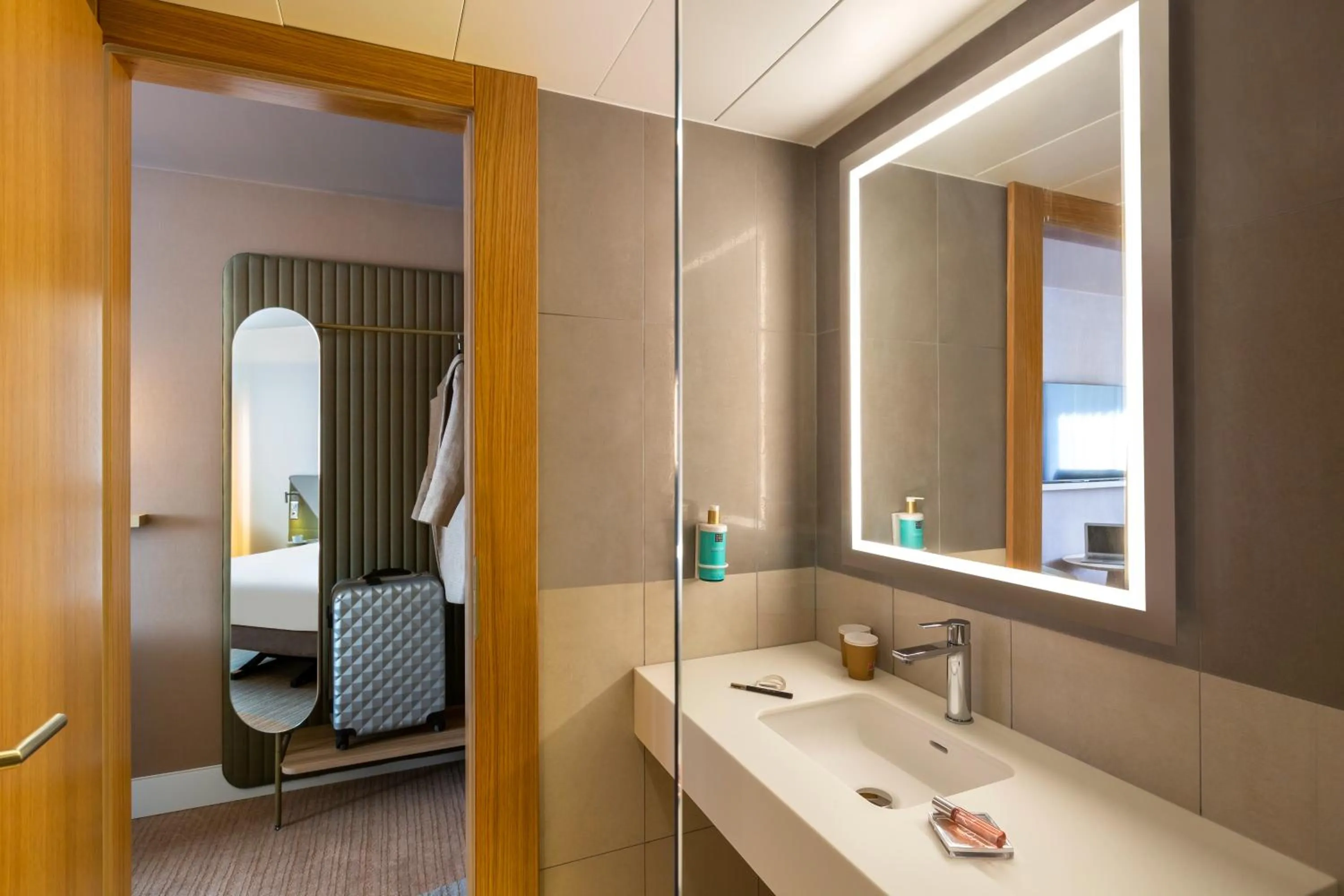 Bathroom in Novotel Nancy