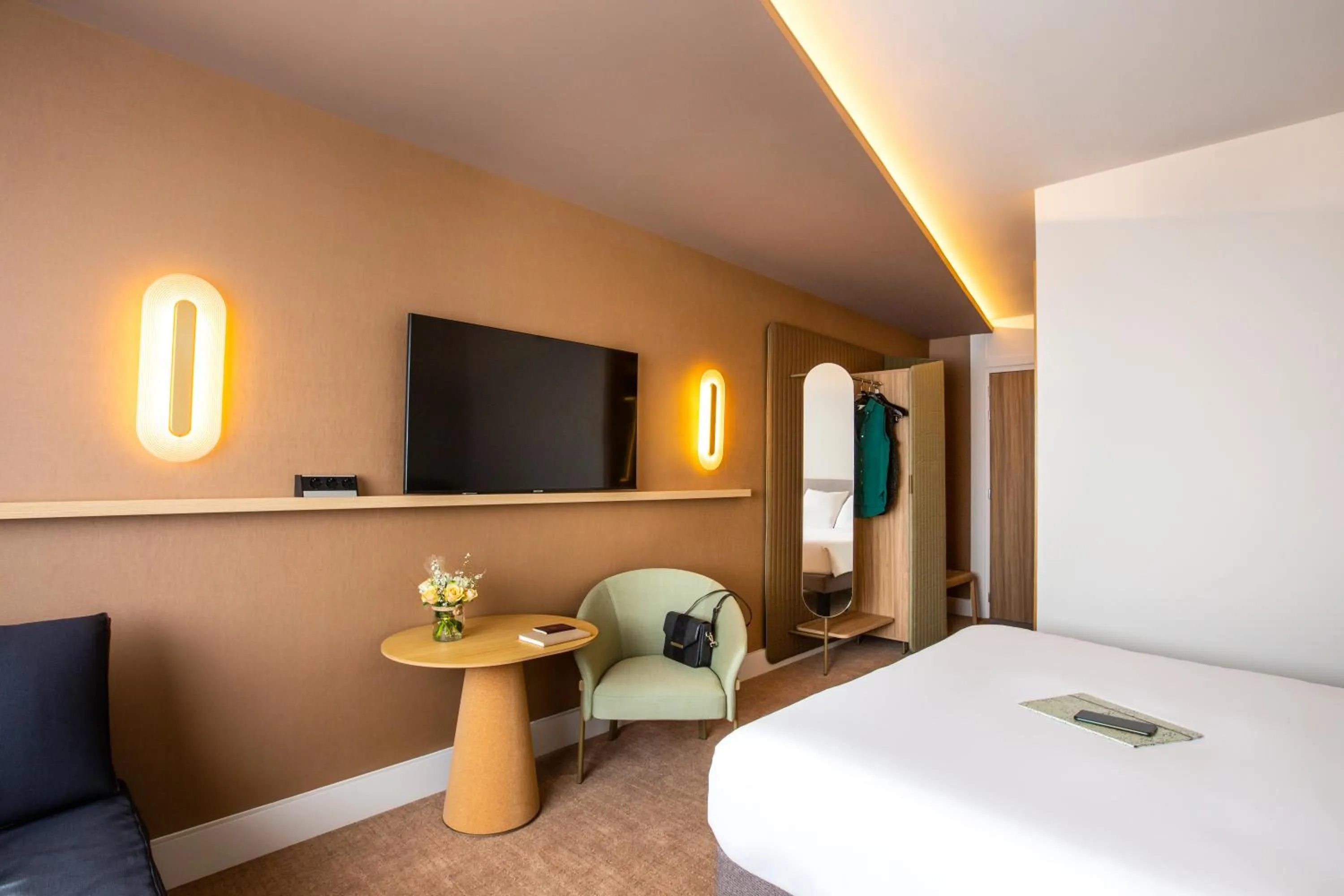 TV and multimedia, Bed in Novotel Nancy