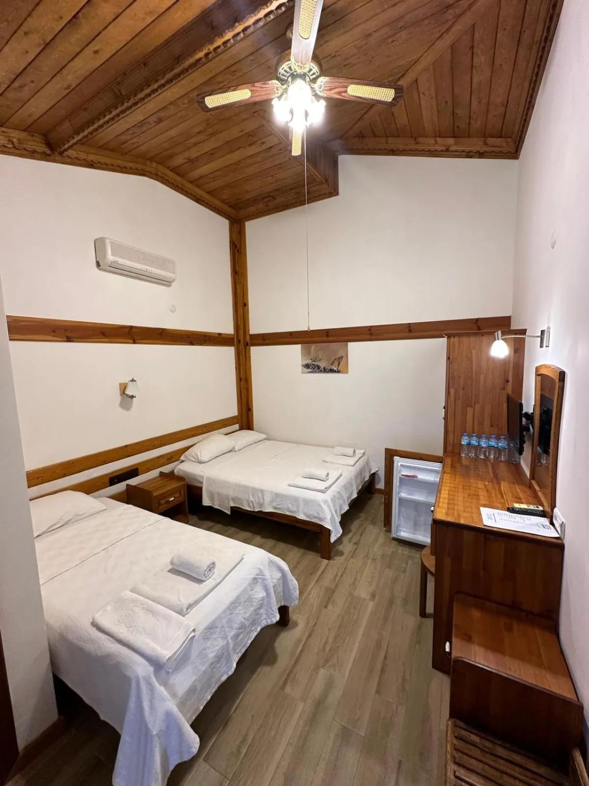 Photo of the whole room in Elly's Home