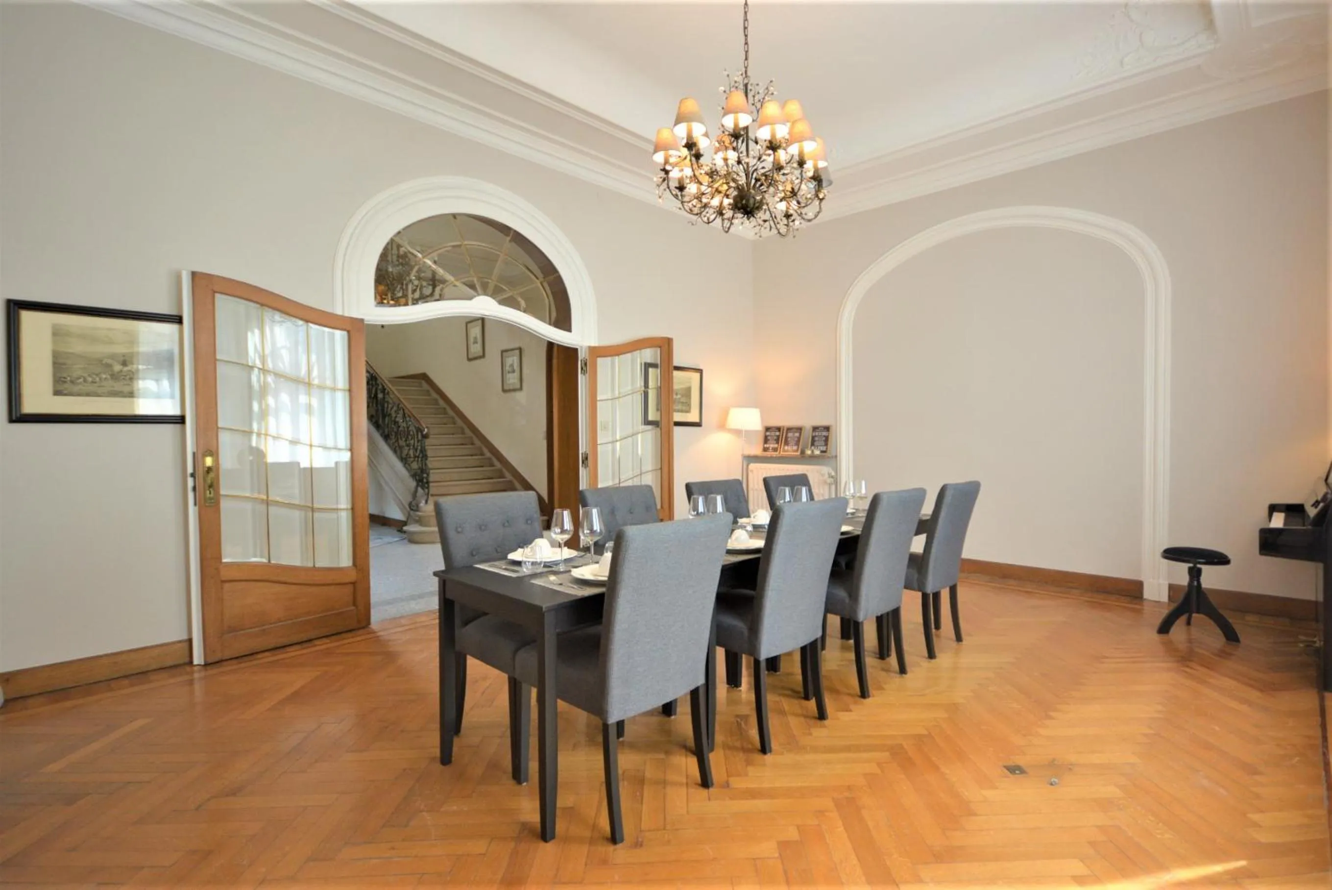 Dining area in Villa de Noailles