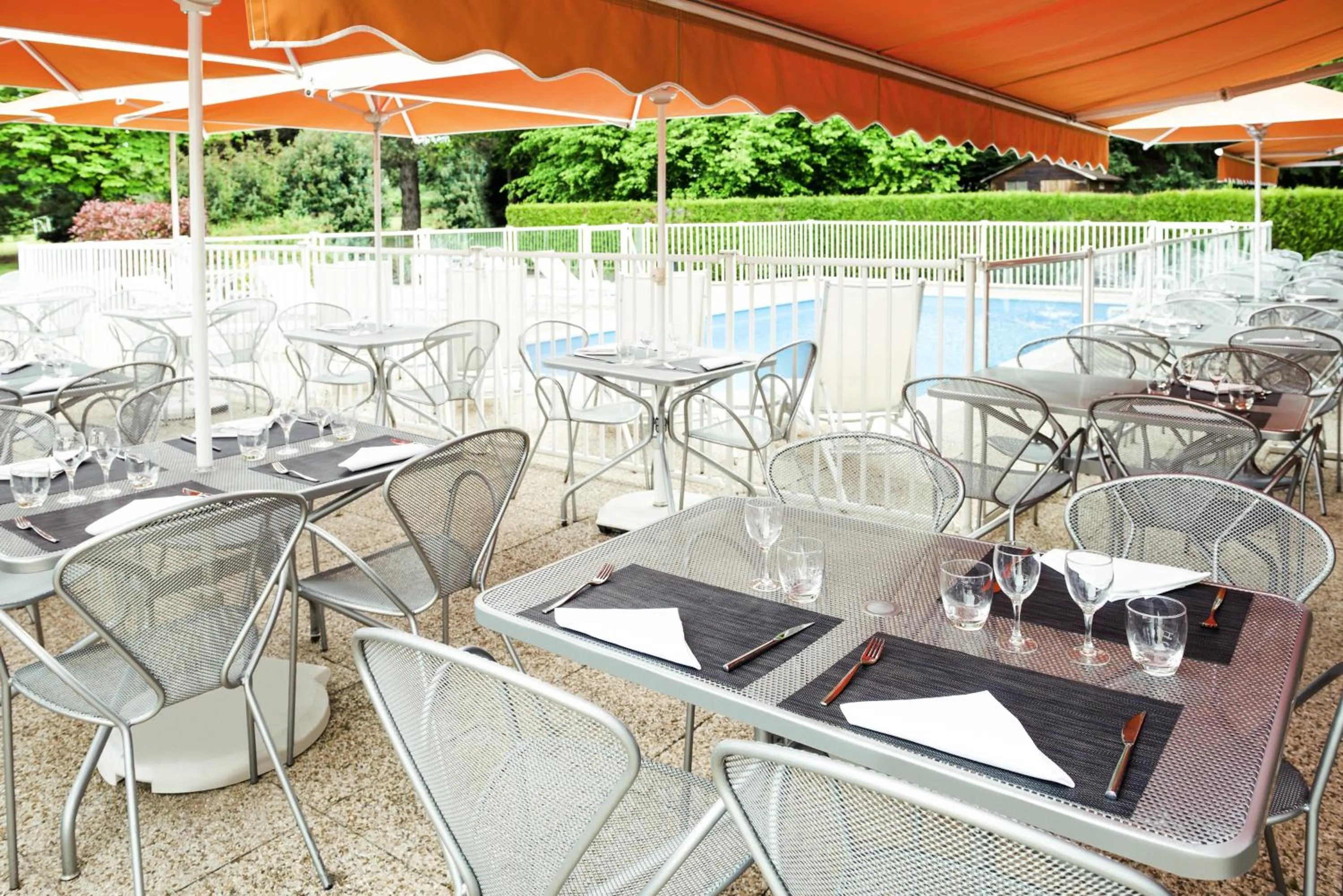 Patio in Novotel Macon Nord - Porte de Bourgogne