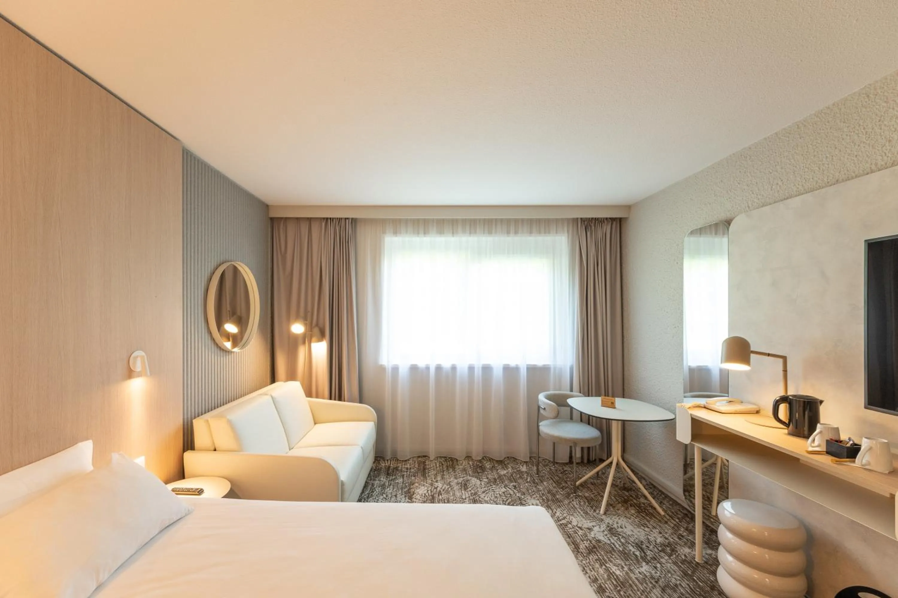 Bedroom, Bed in Novotel Macon Nord - Porte de Bourgogne