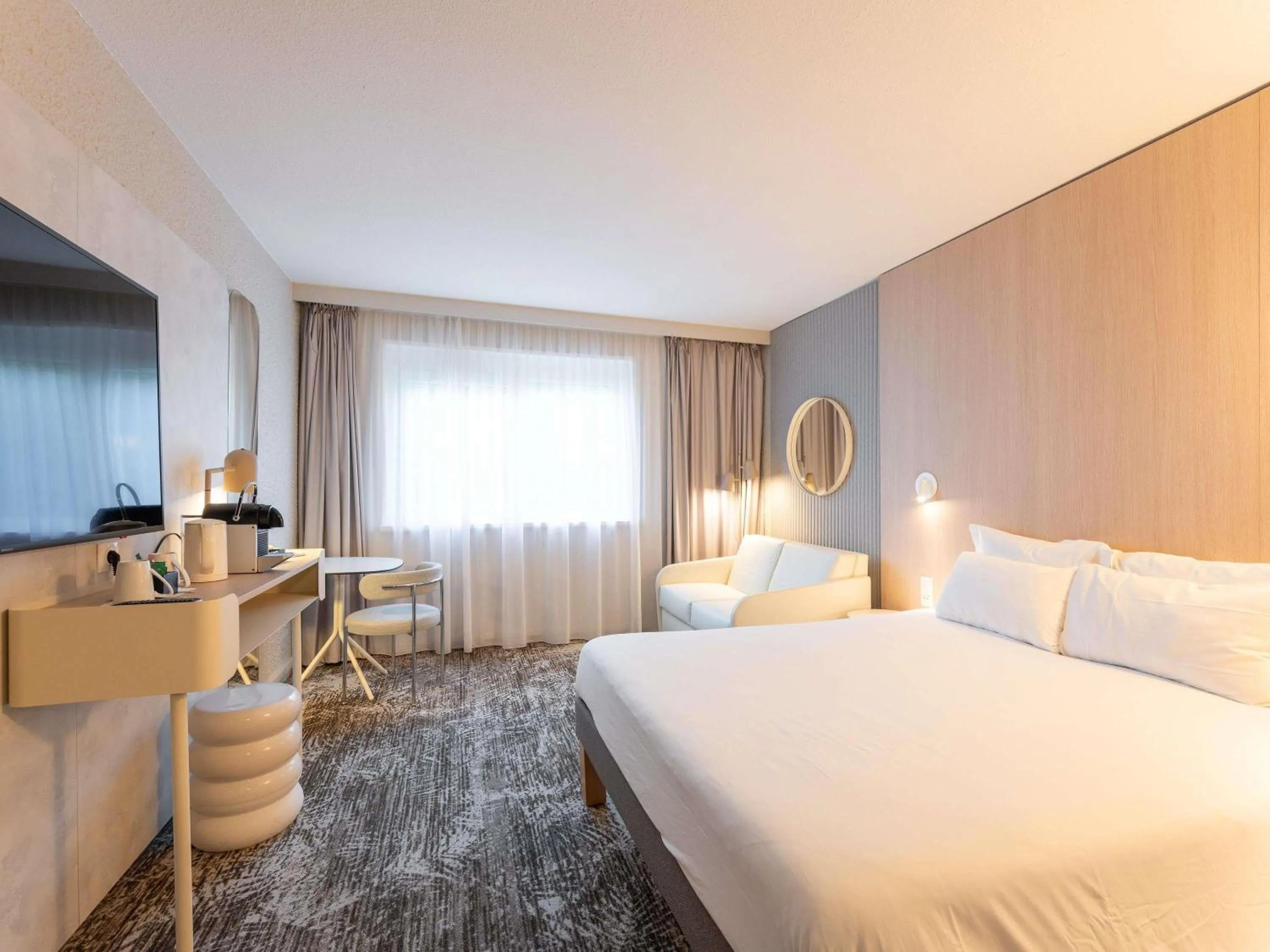 Bedroom, Bed in Novotel Macon Nord - Porte de Bourgogne