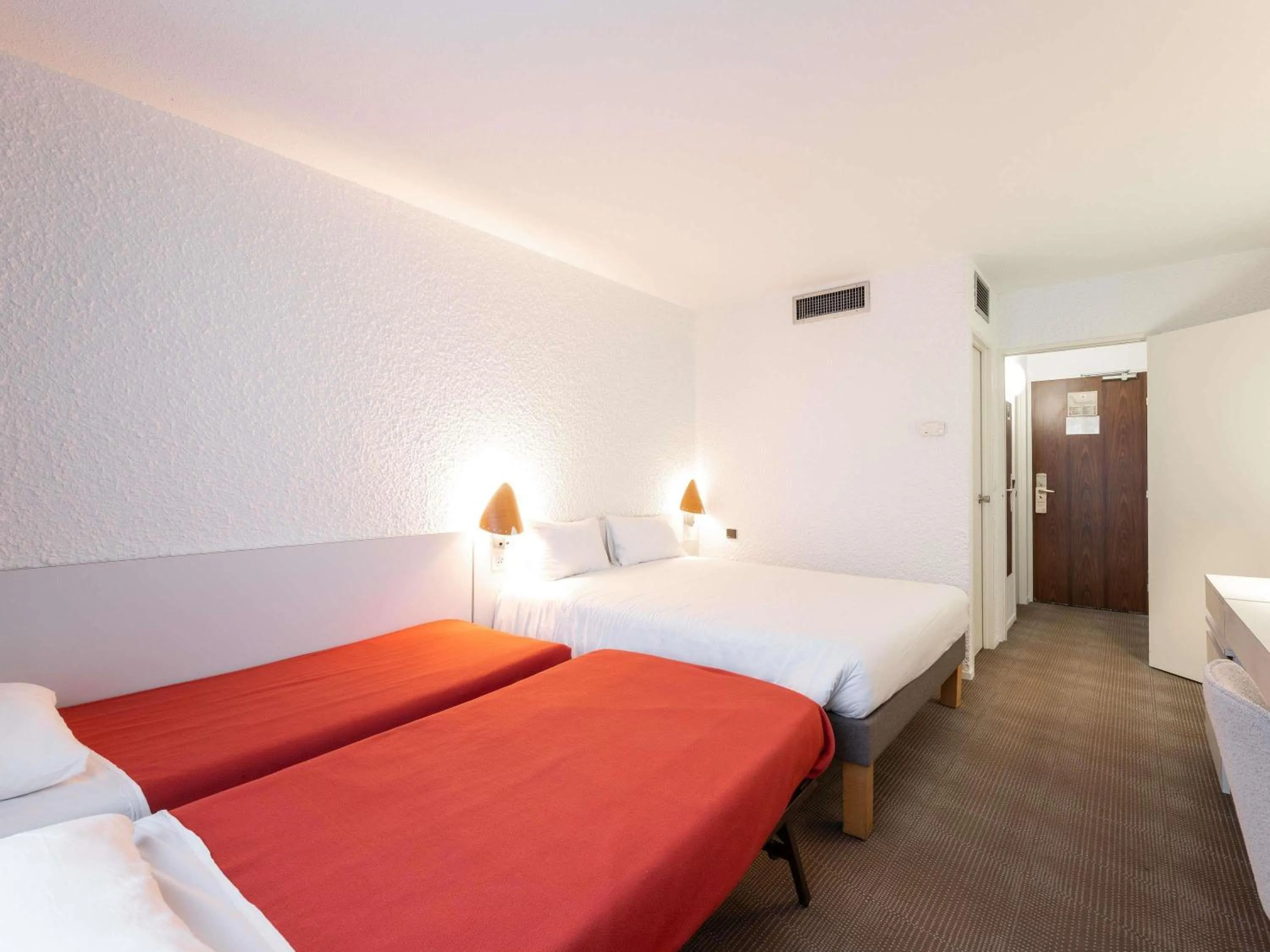 Bedroom, Bed in Novotel Macon Nord - Porte de Bourgogne