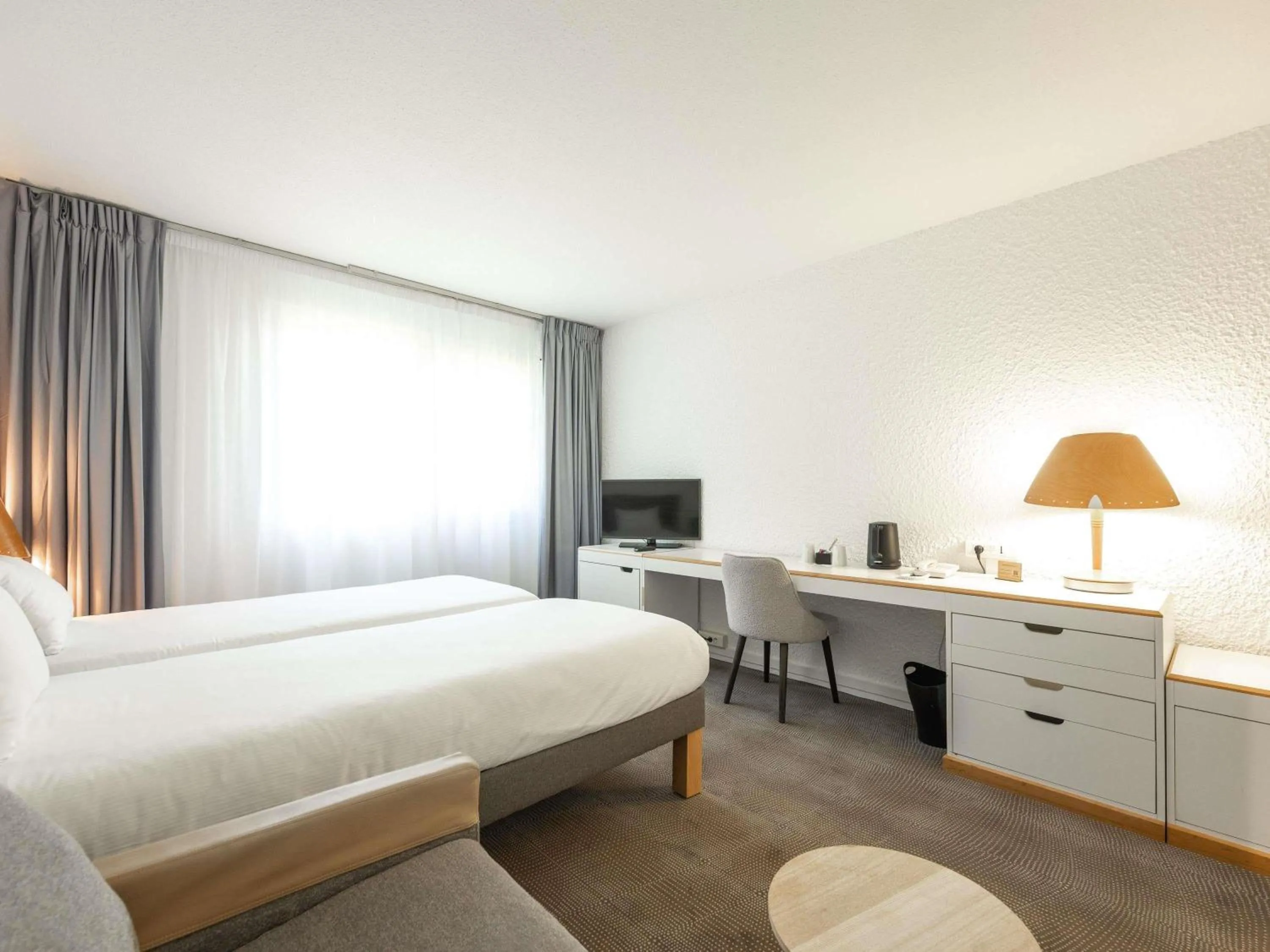 Bedroom, Bed in Novotel Macon Nord - Porte de Bourgogne