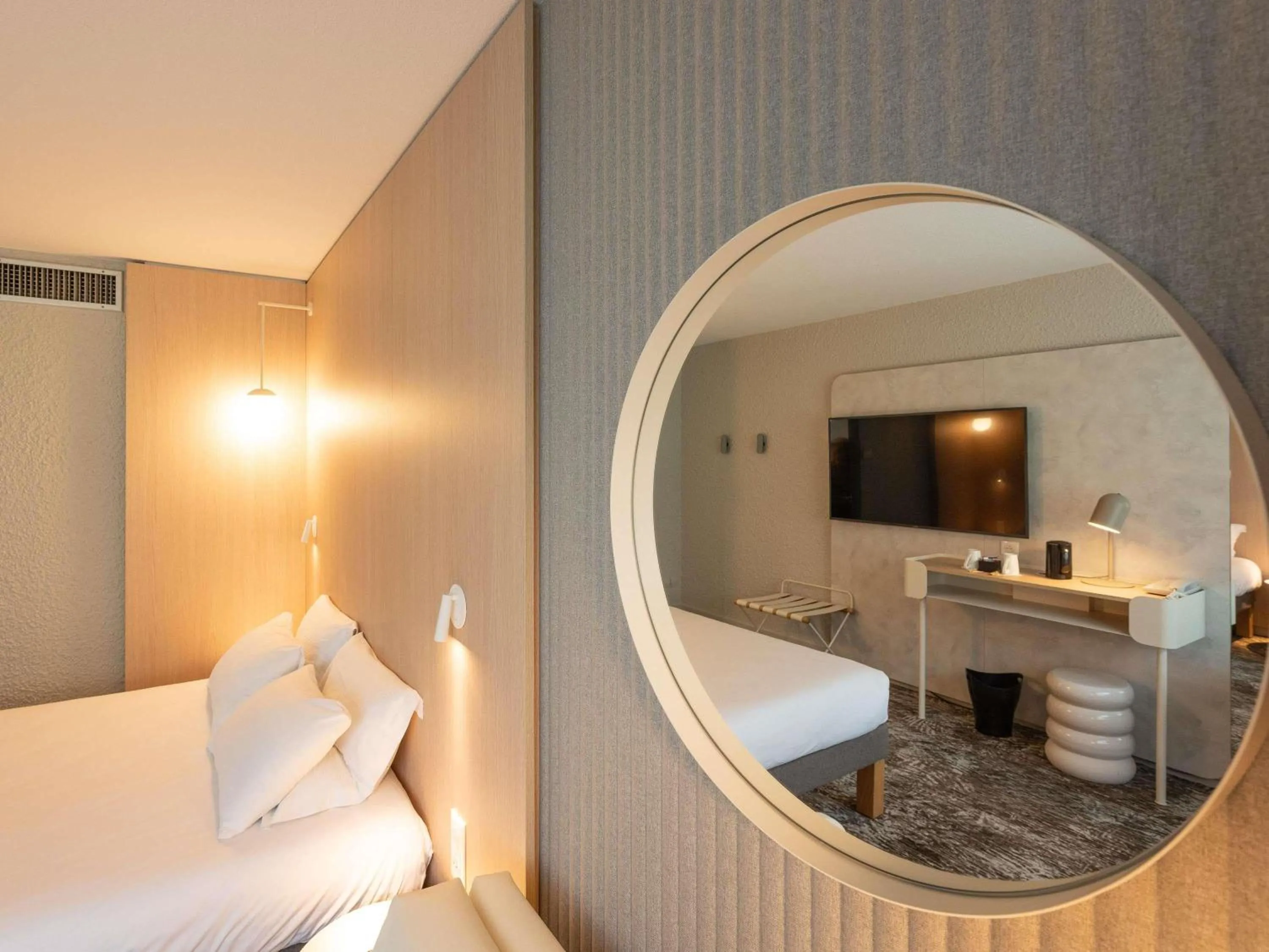 Bedroom, Bed in Novotel Macon Nord - Porte de Bourgogne