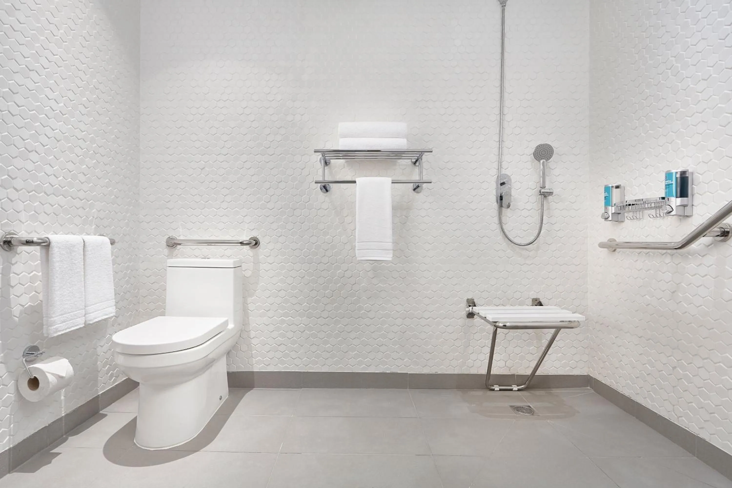 Bathroom in Aloft Queretaro