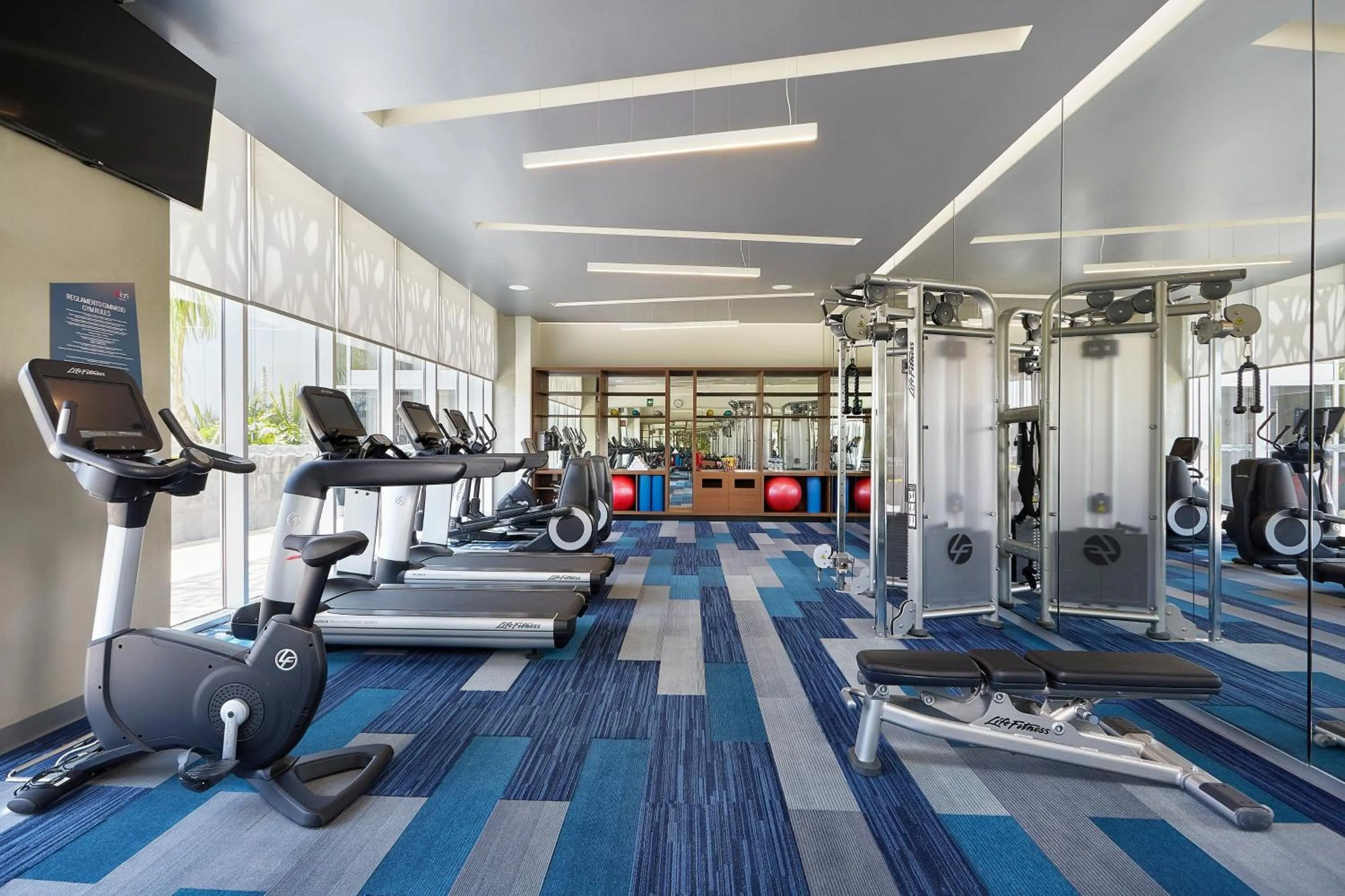 Fitness centre/facilities in Aloft Queretaro