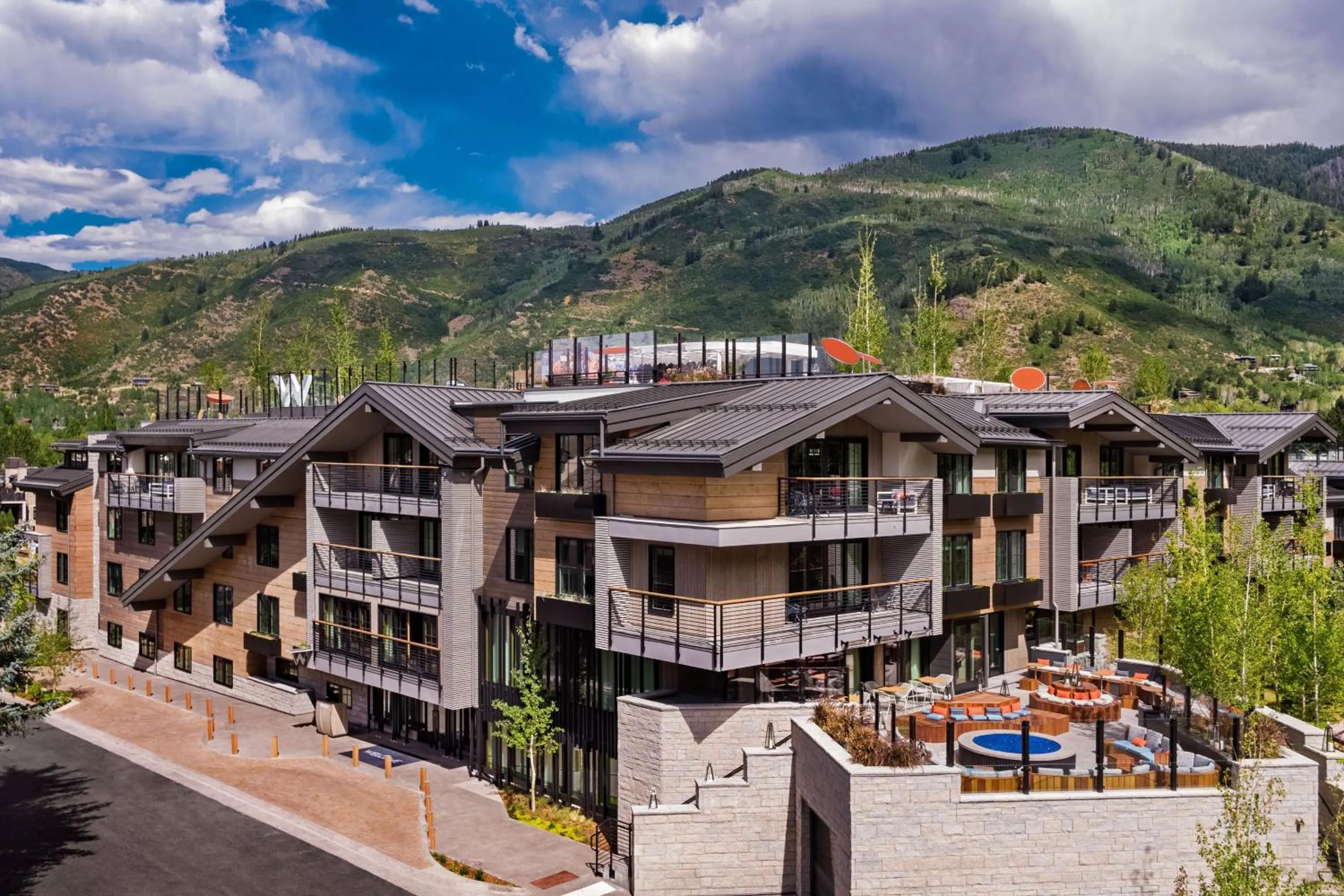 Property building in W Aspen