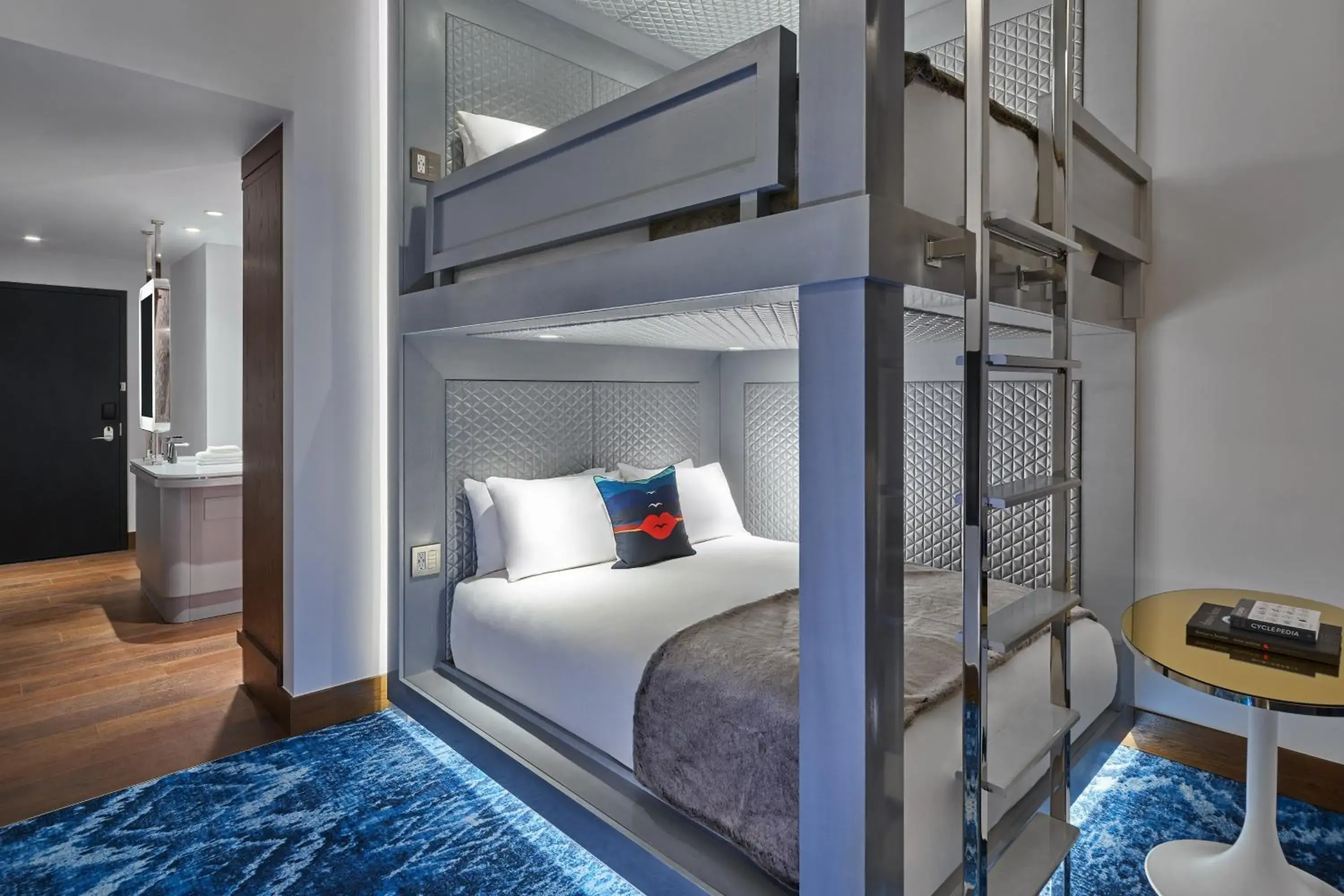 Wonderful Guest Room 2 Queen Bunk No View in W Aspen Wonderful Guest Room 2 Queen Bunk No View in W Aspen