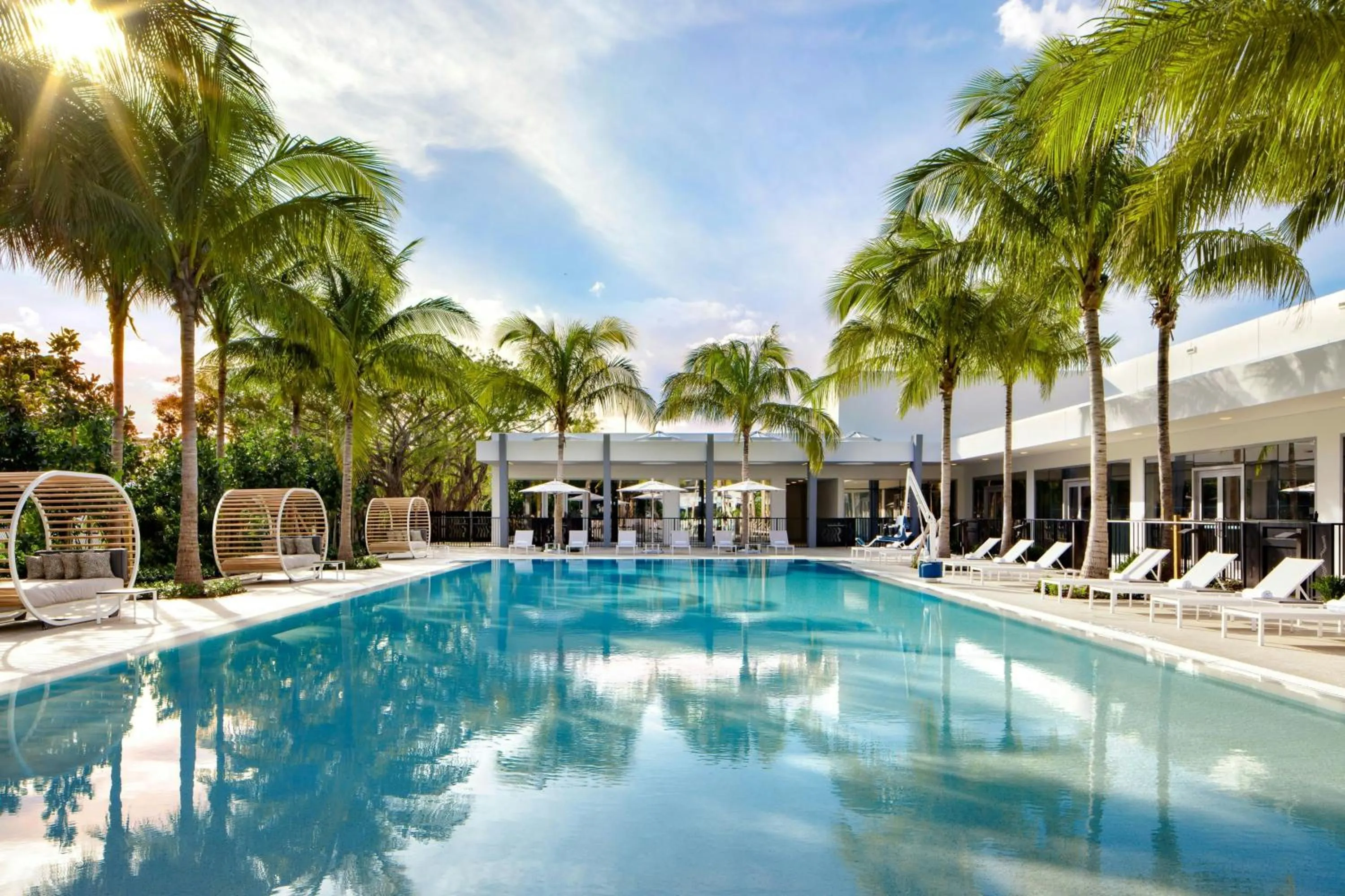 Swimming pool in Le Meridien Dania Beach at Fort Lauderdale Airport