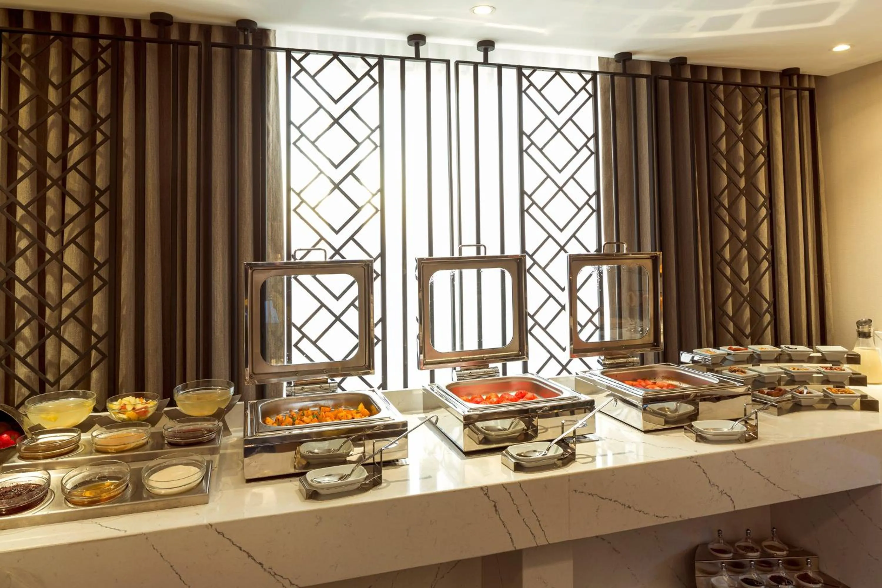 Lounge or bar in Sheraton Bishkek