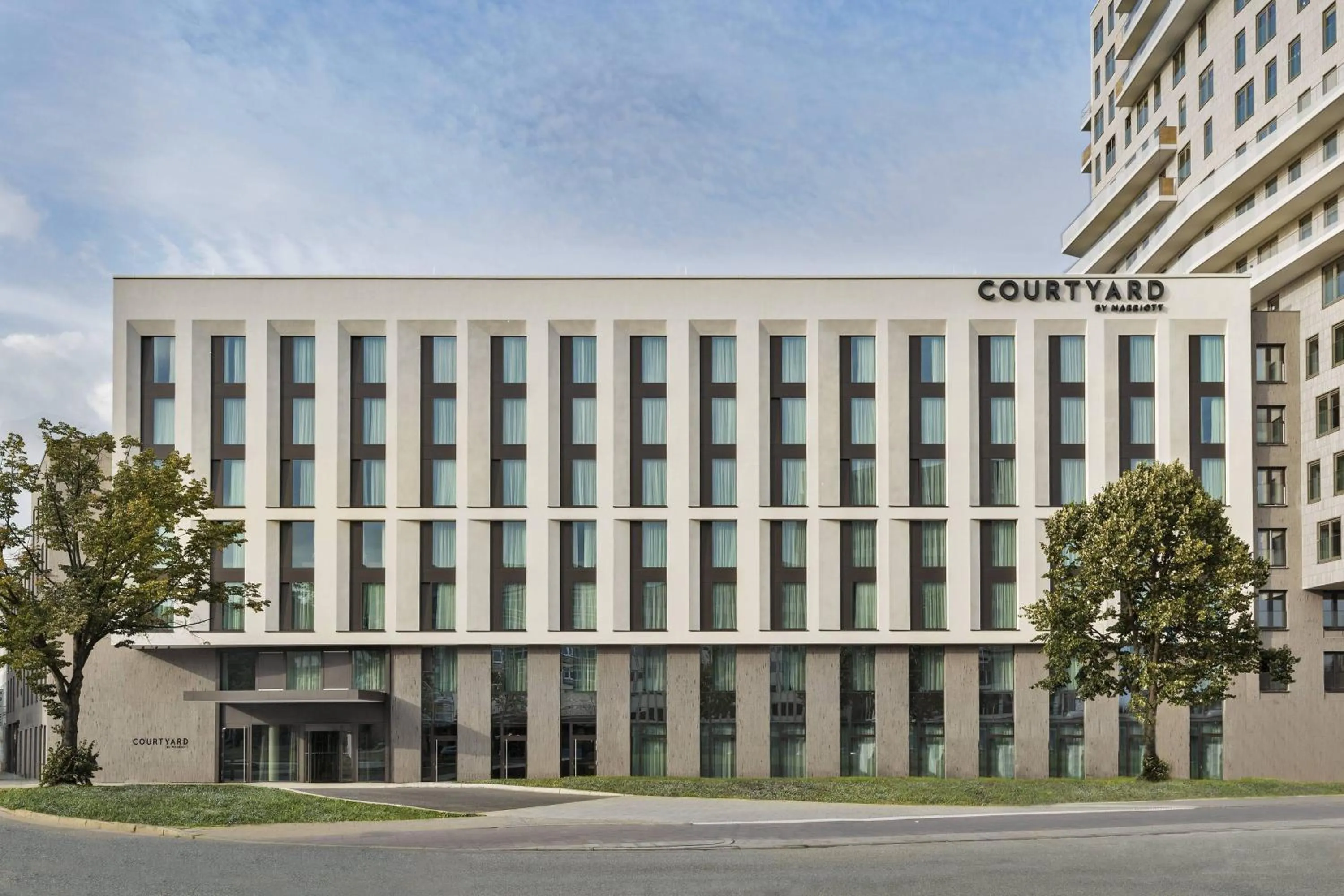 Property building in Courtyard by Marriott Hamburg City