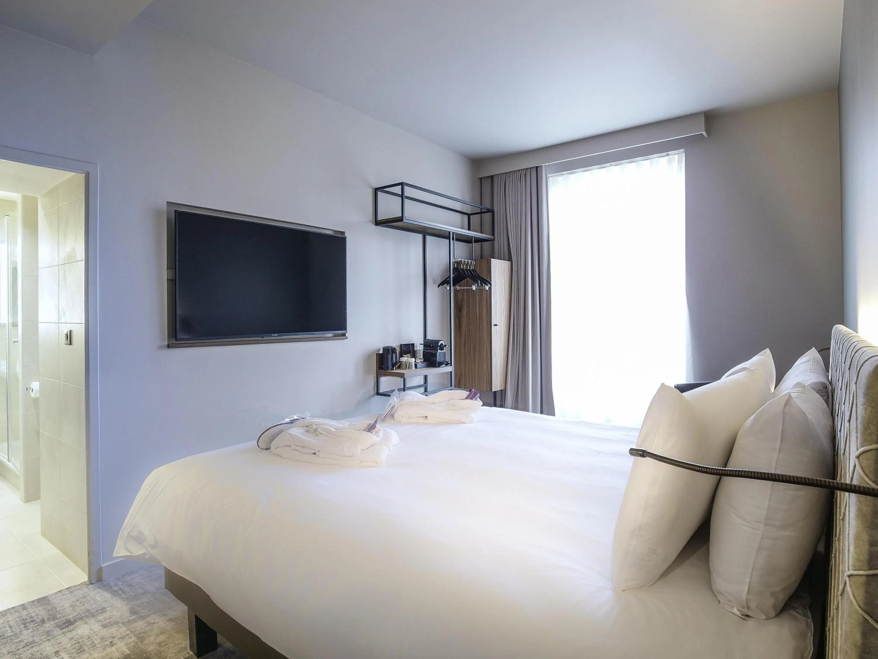 Bedroom, Bed in Mercure Rennes Centre Place Bretagne