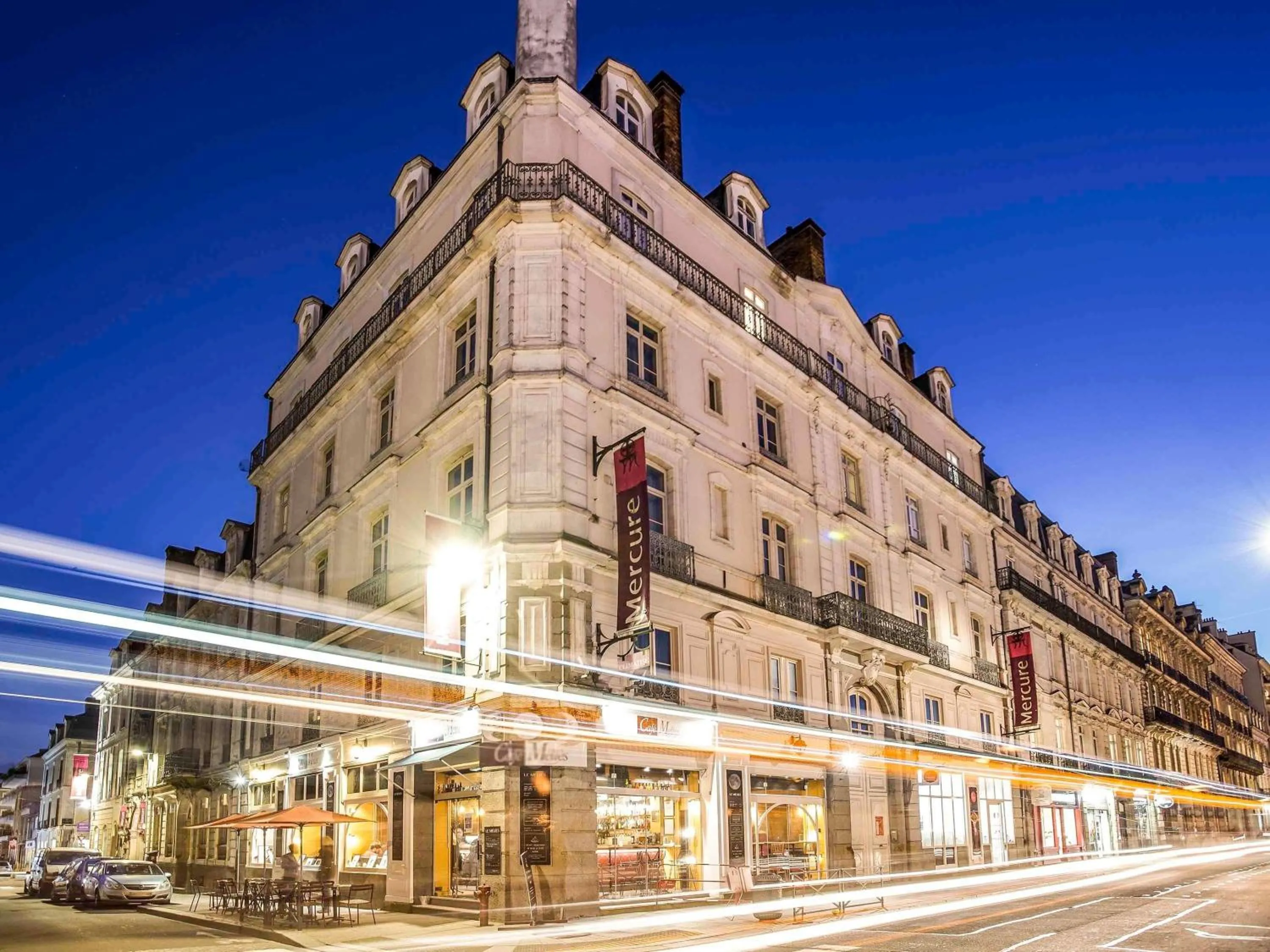Property building in Mercure Rennes Centre Place Bretagne