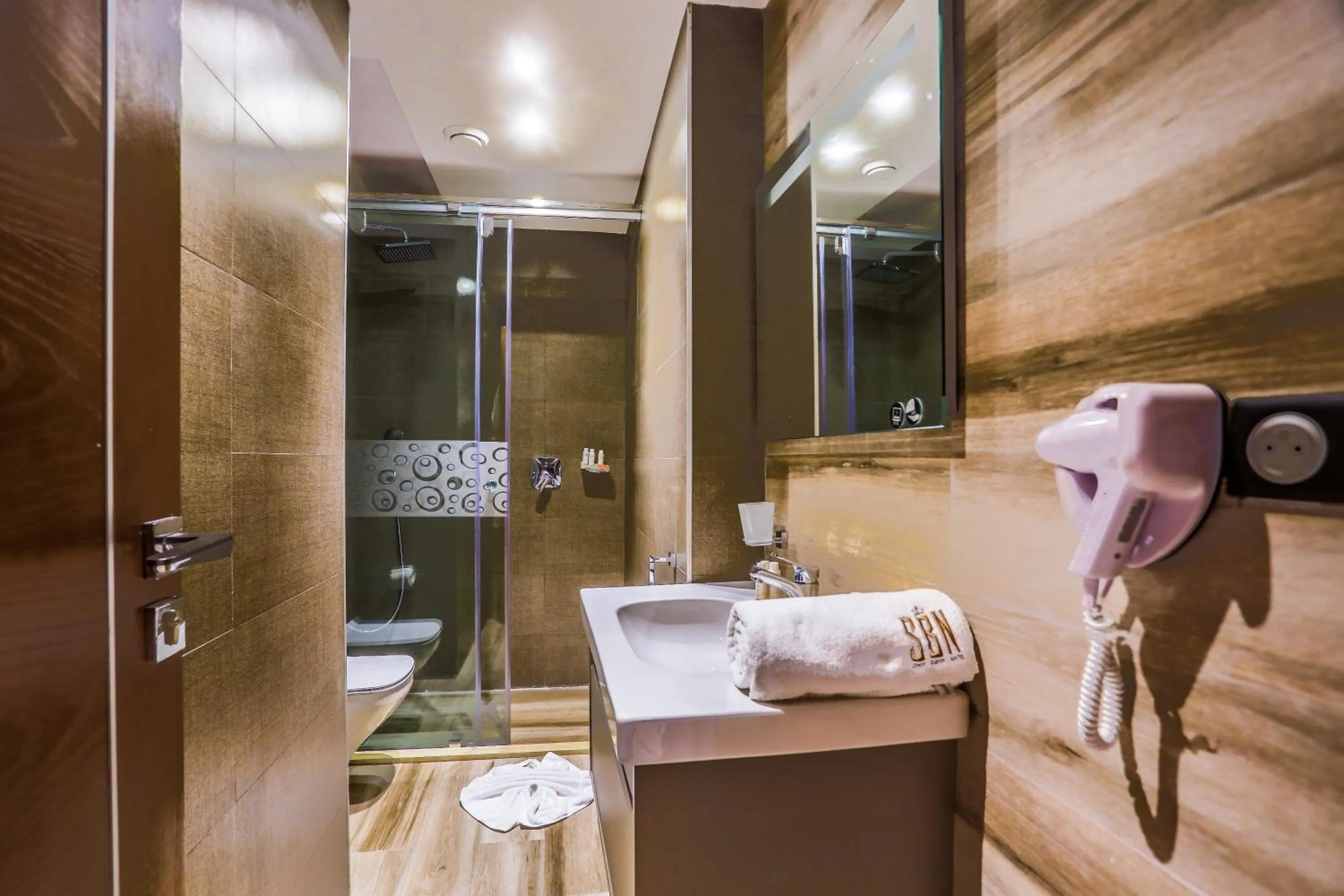 Bathroom in SBN Suite Hôtel