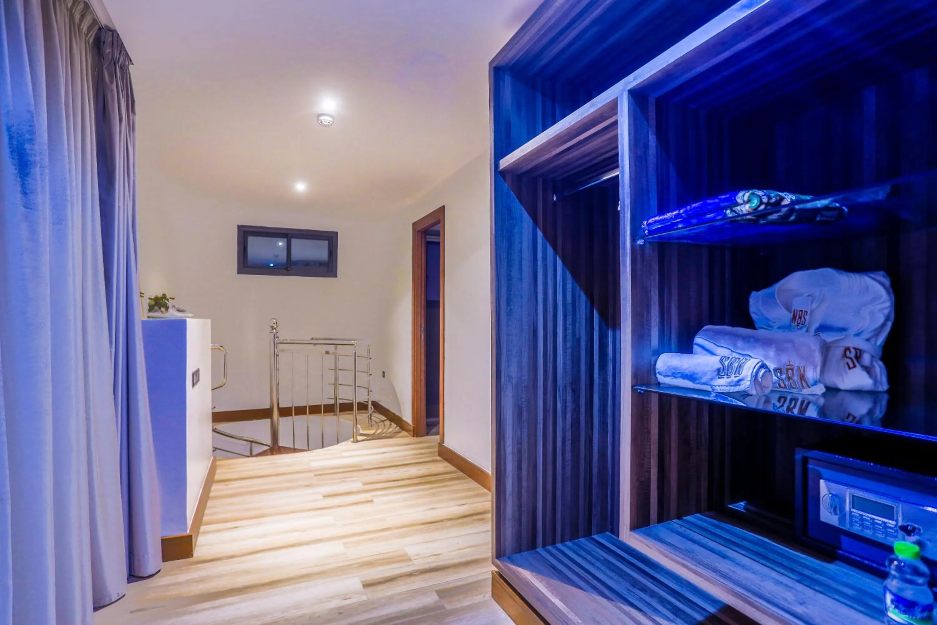 towels in SBN Suite Hôtel