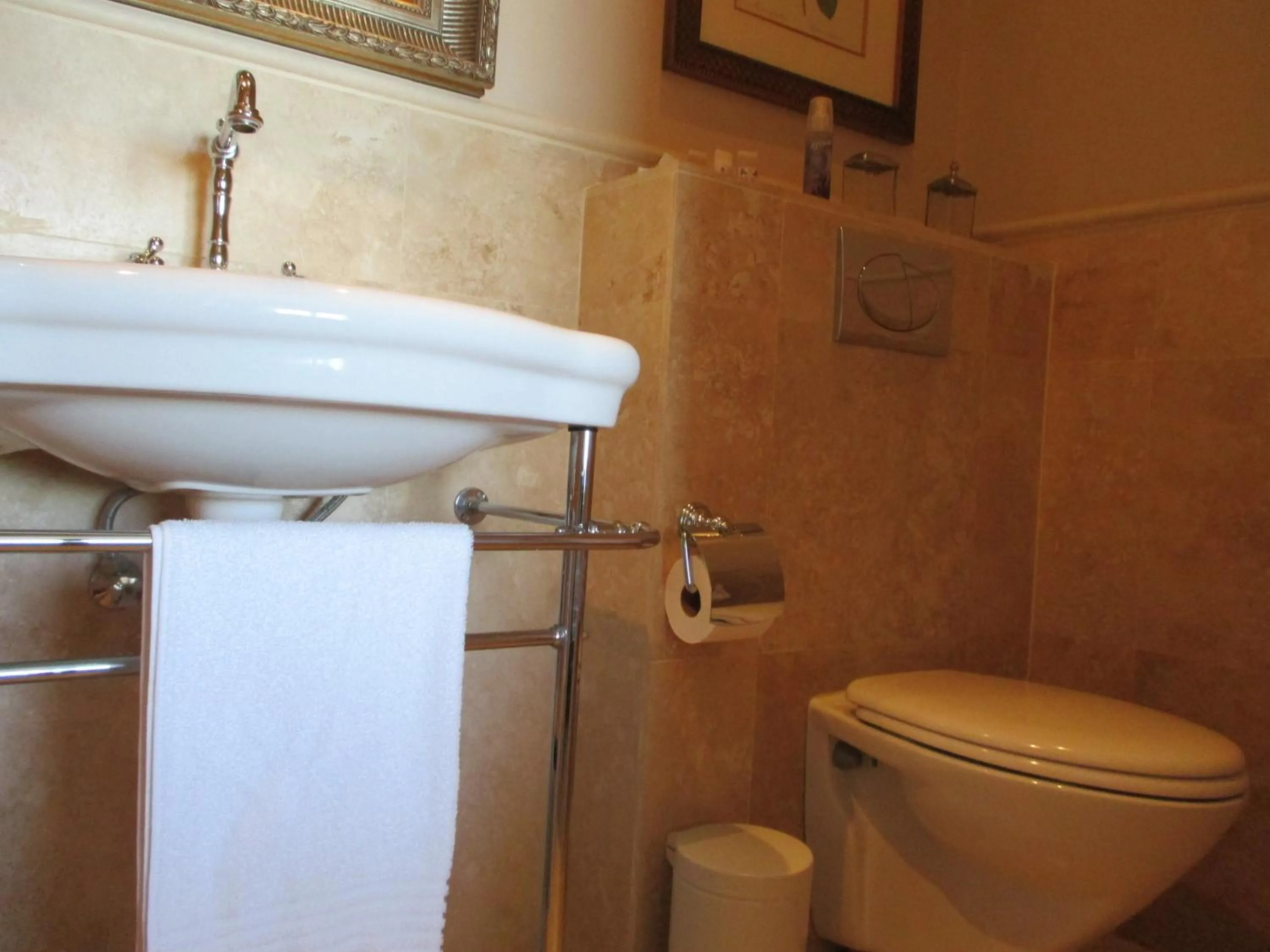 Bathroom in Mt Bijoux Preferred Accommodation