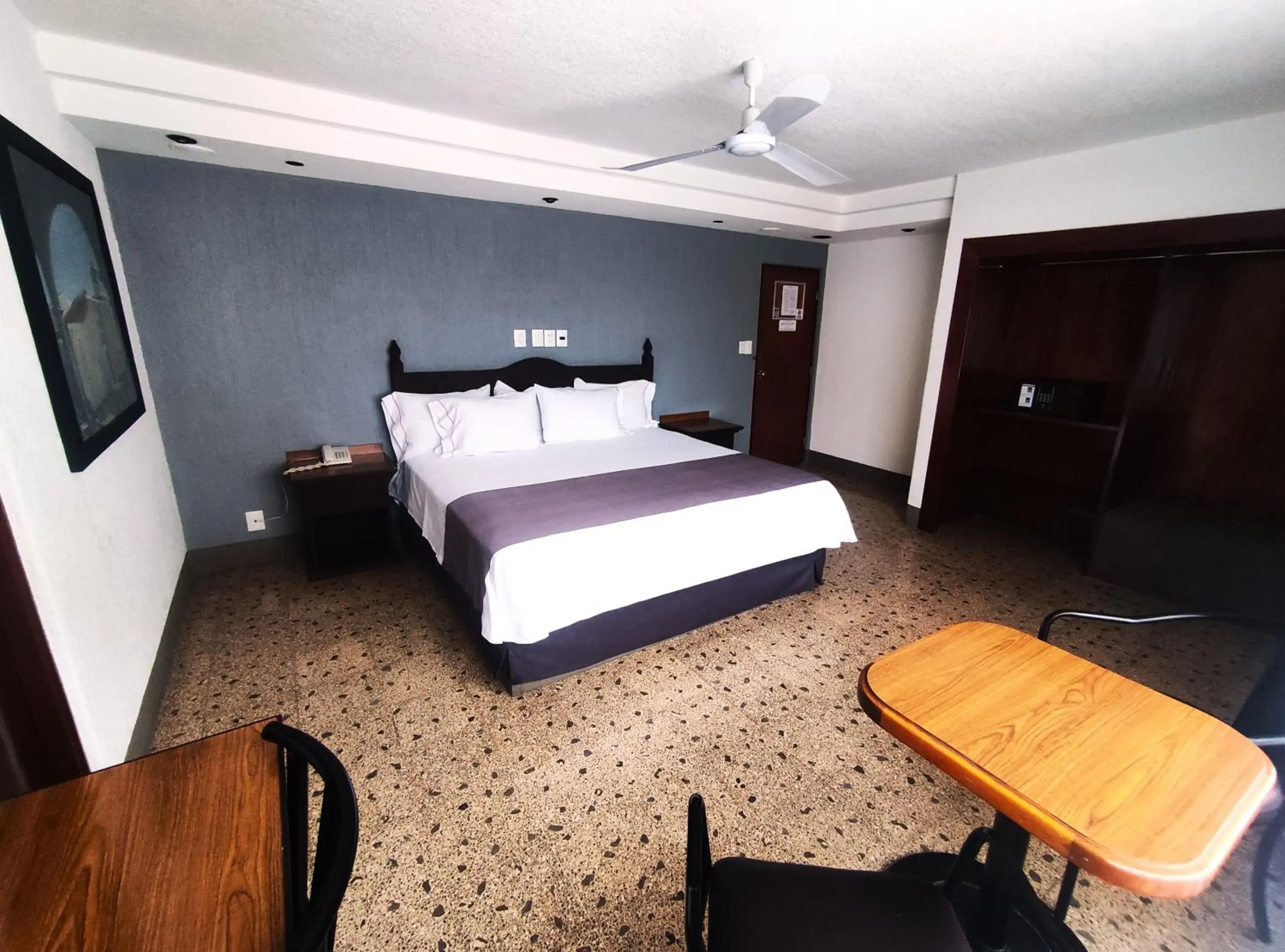 Superior Single Room in Hotel Habana Superior Single Room in Hotel Habana