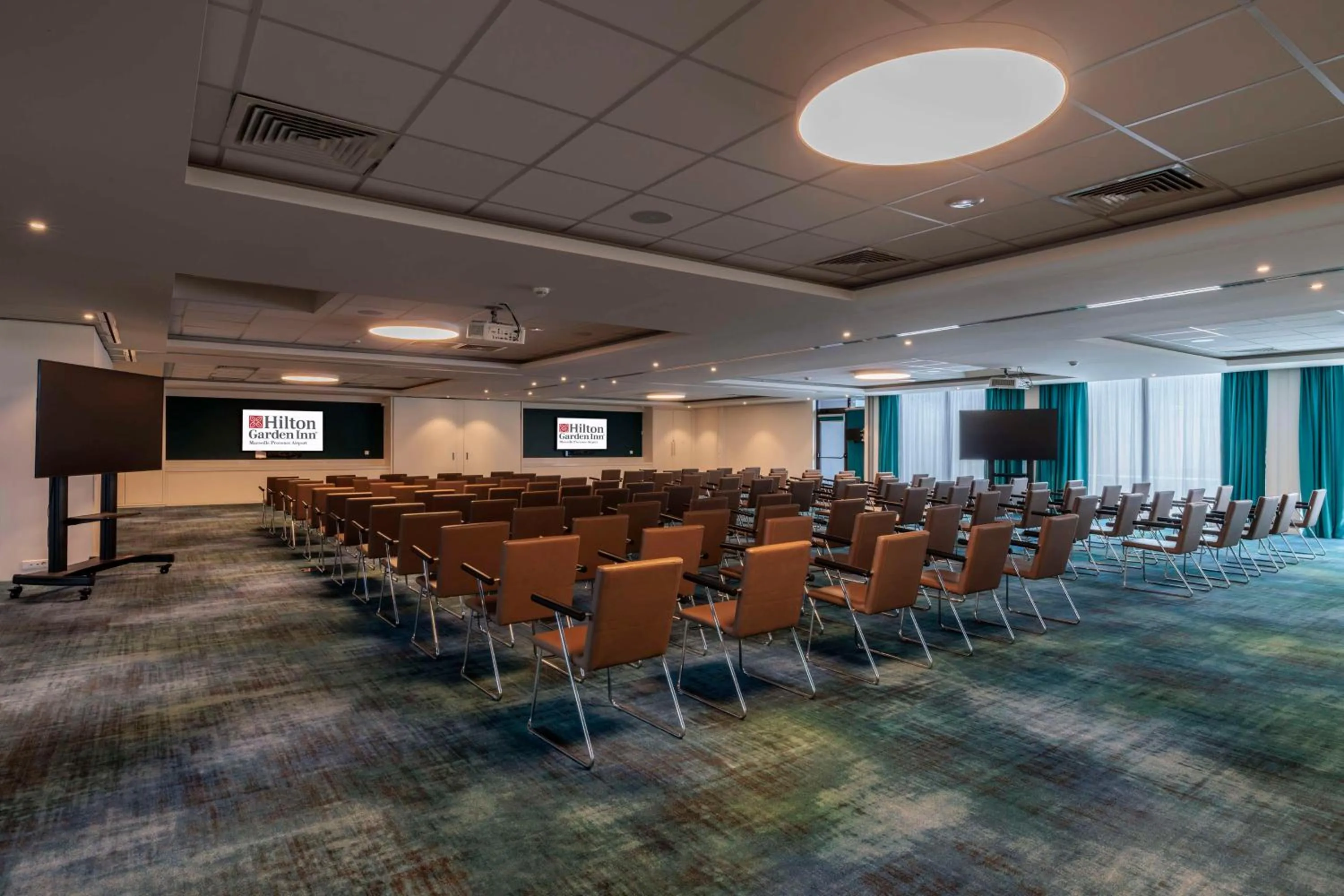 Meeting/conference room in Hilton Garden Inn Marseille Provence Airport