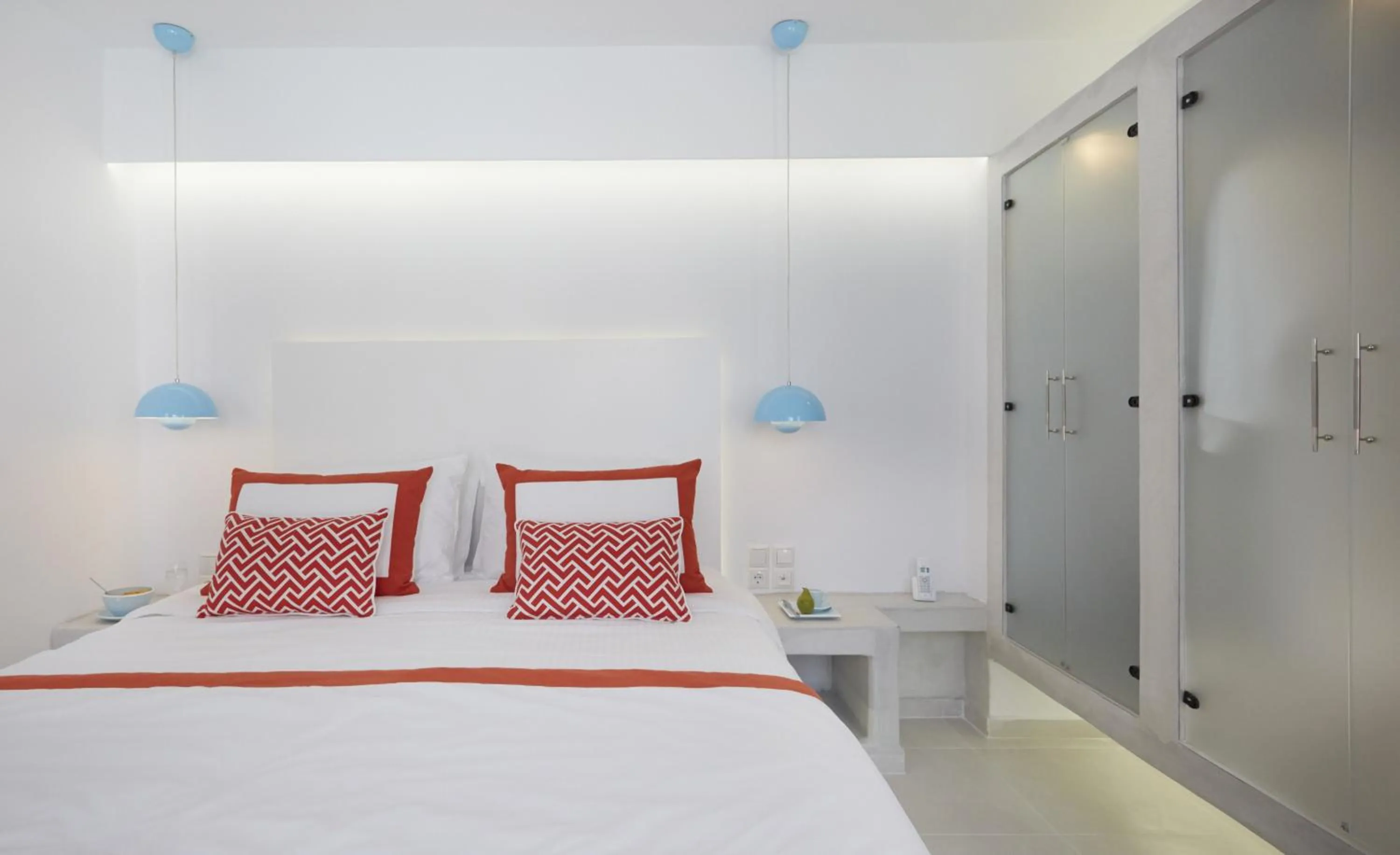 Photo of the whole room, Bed in Alta Vista Suites