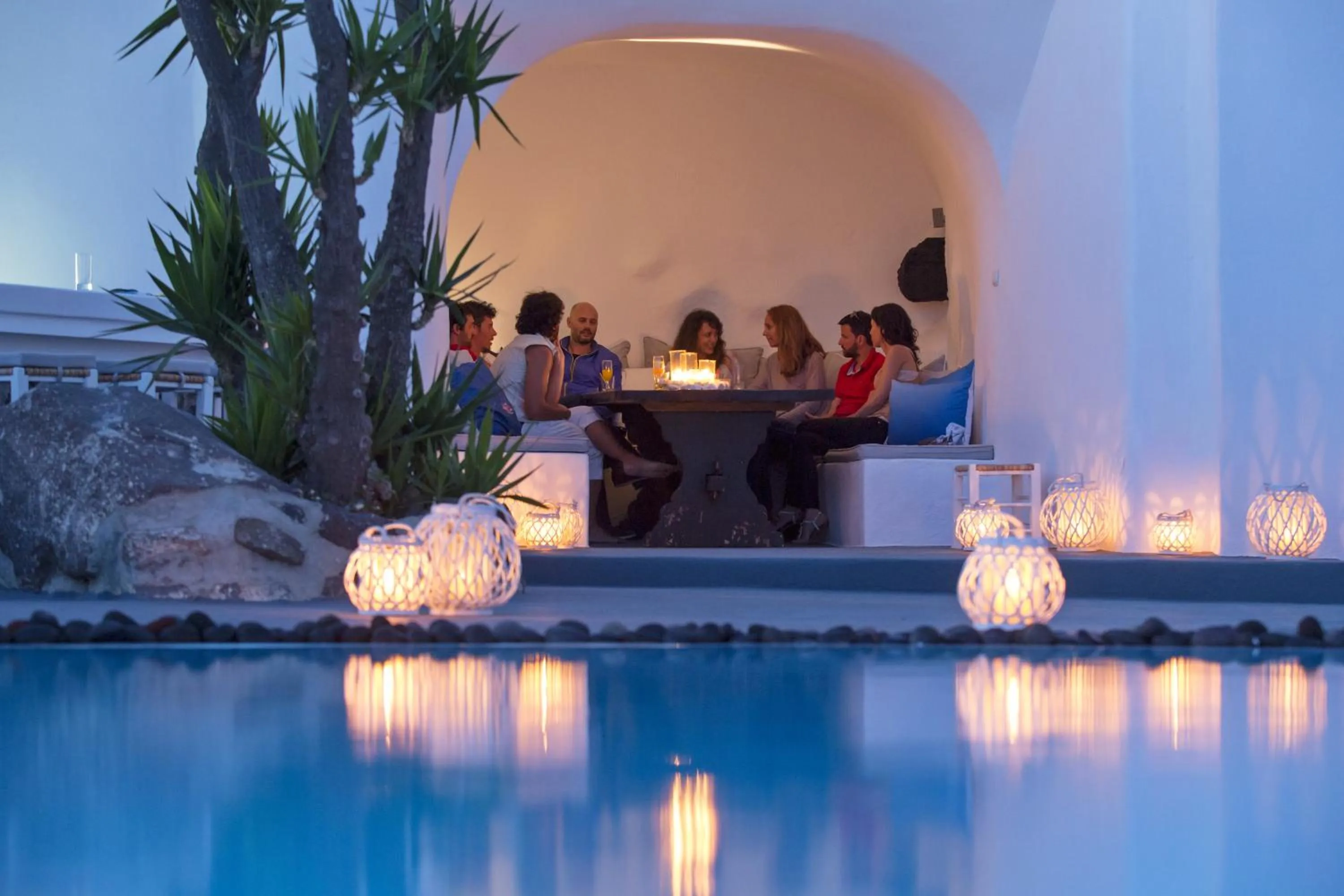 Swimming pool in Alta Vista Suites