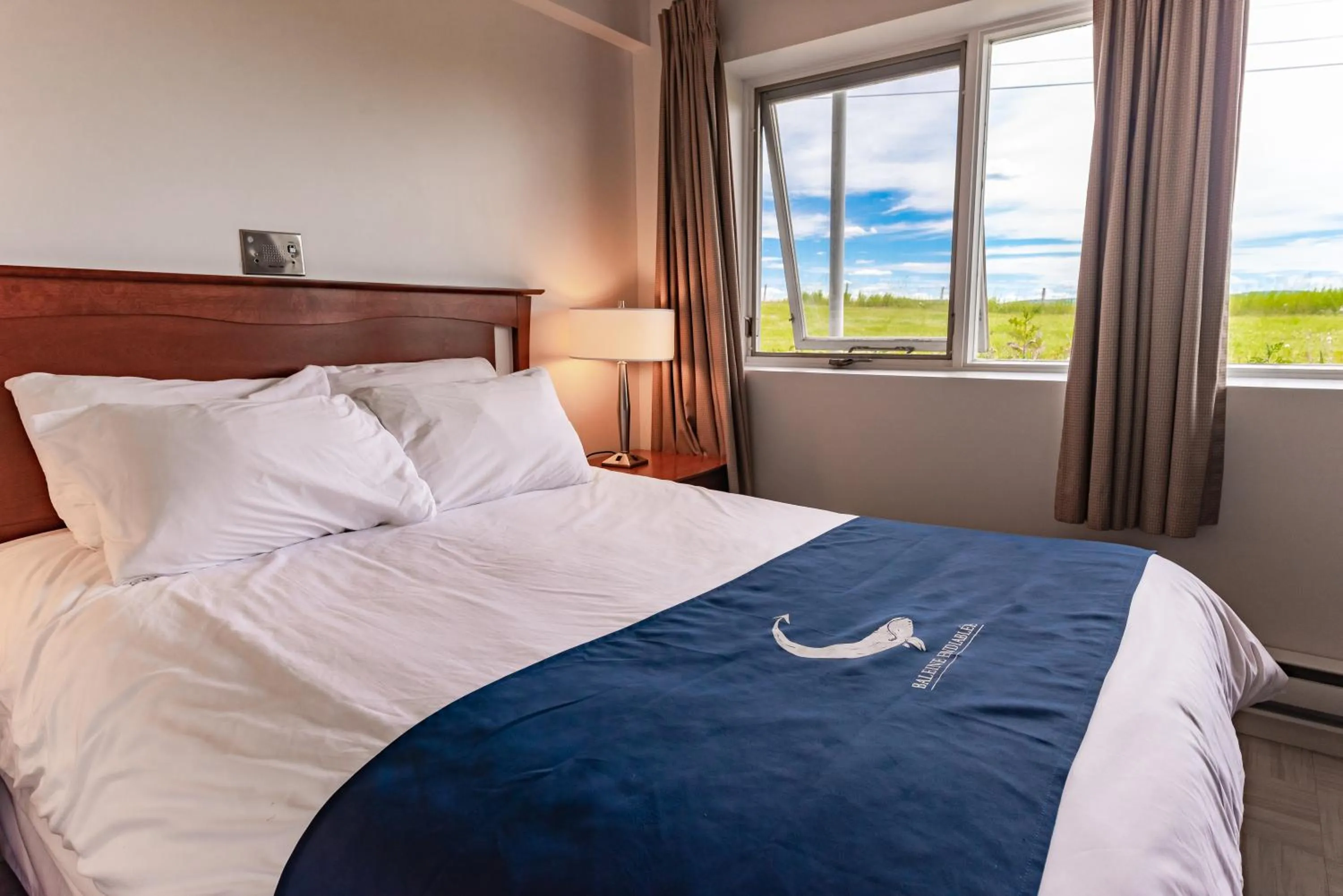 Bed in La Baleine Endiablée Microbrasserie