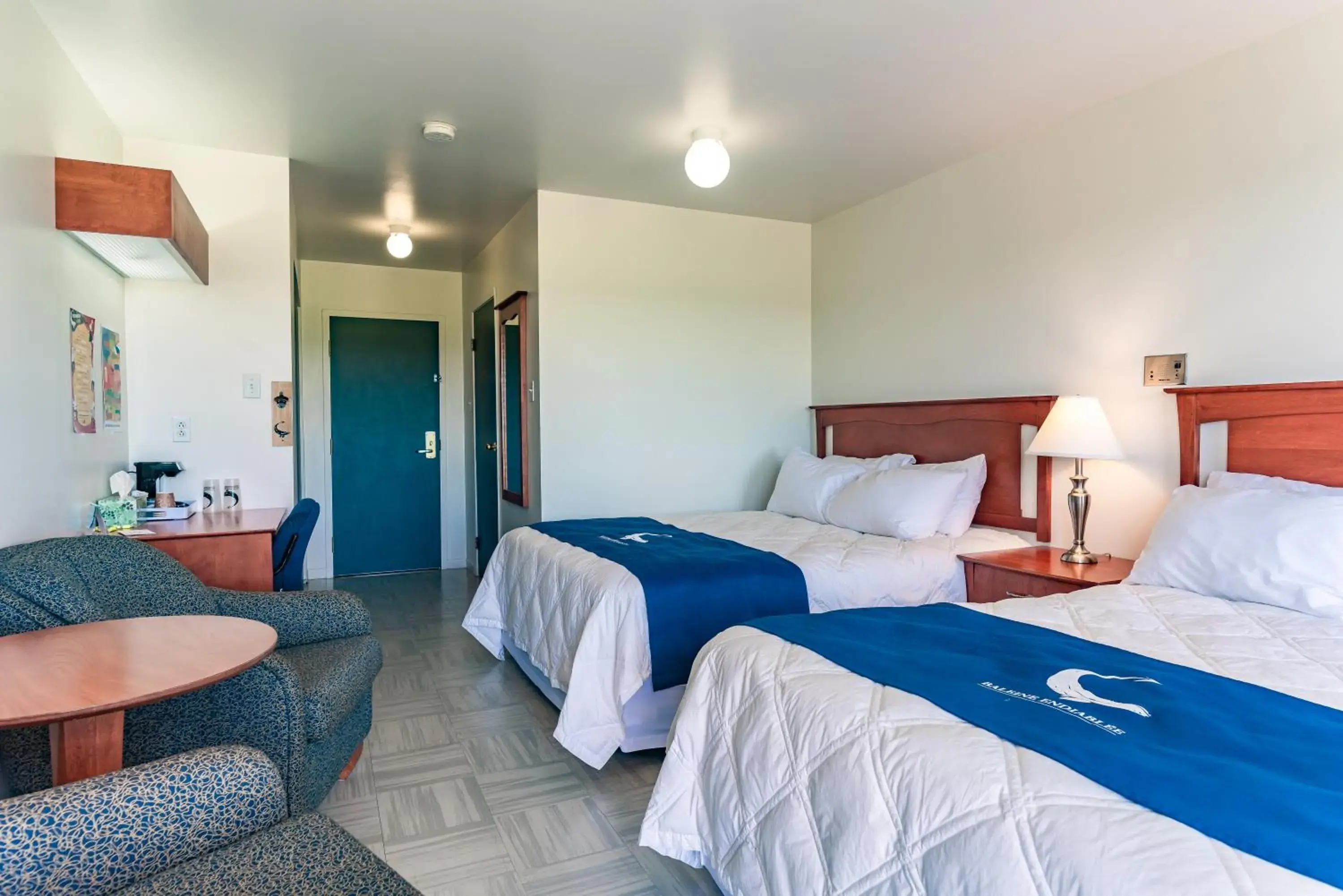 Superior Queen Room with Two Queen Beds in La Baleine Endiablée Microbrasserie Superior Queen Room with Two Queen Beds in La Baleine Endiablée Microbrasserie