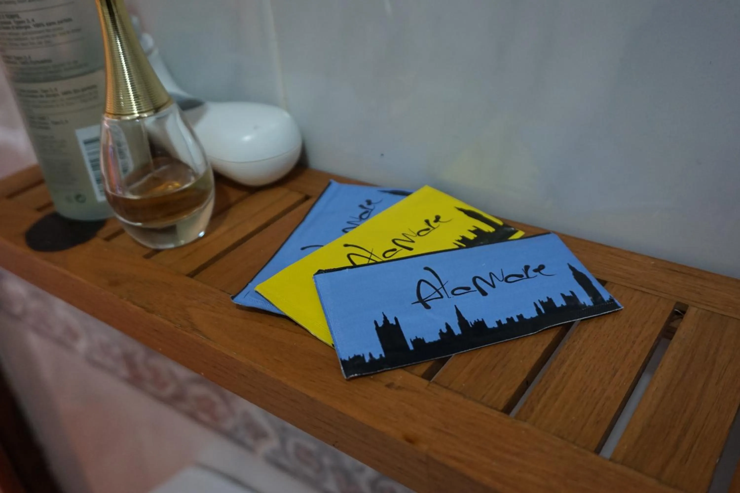 Logo/Certificate/Sign in Hostal Alamare