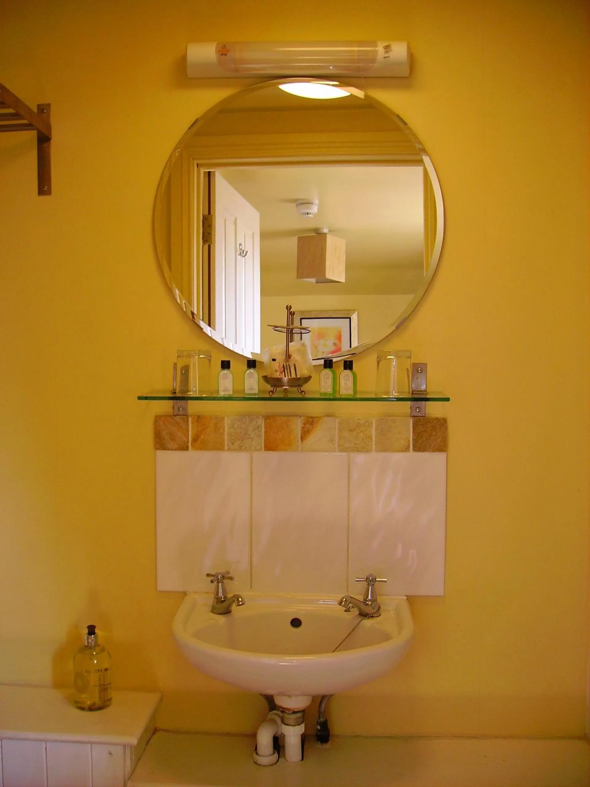 Bathroom in The Bell Inn