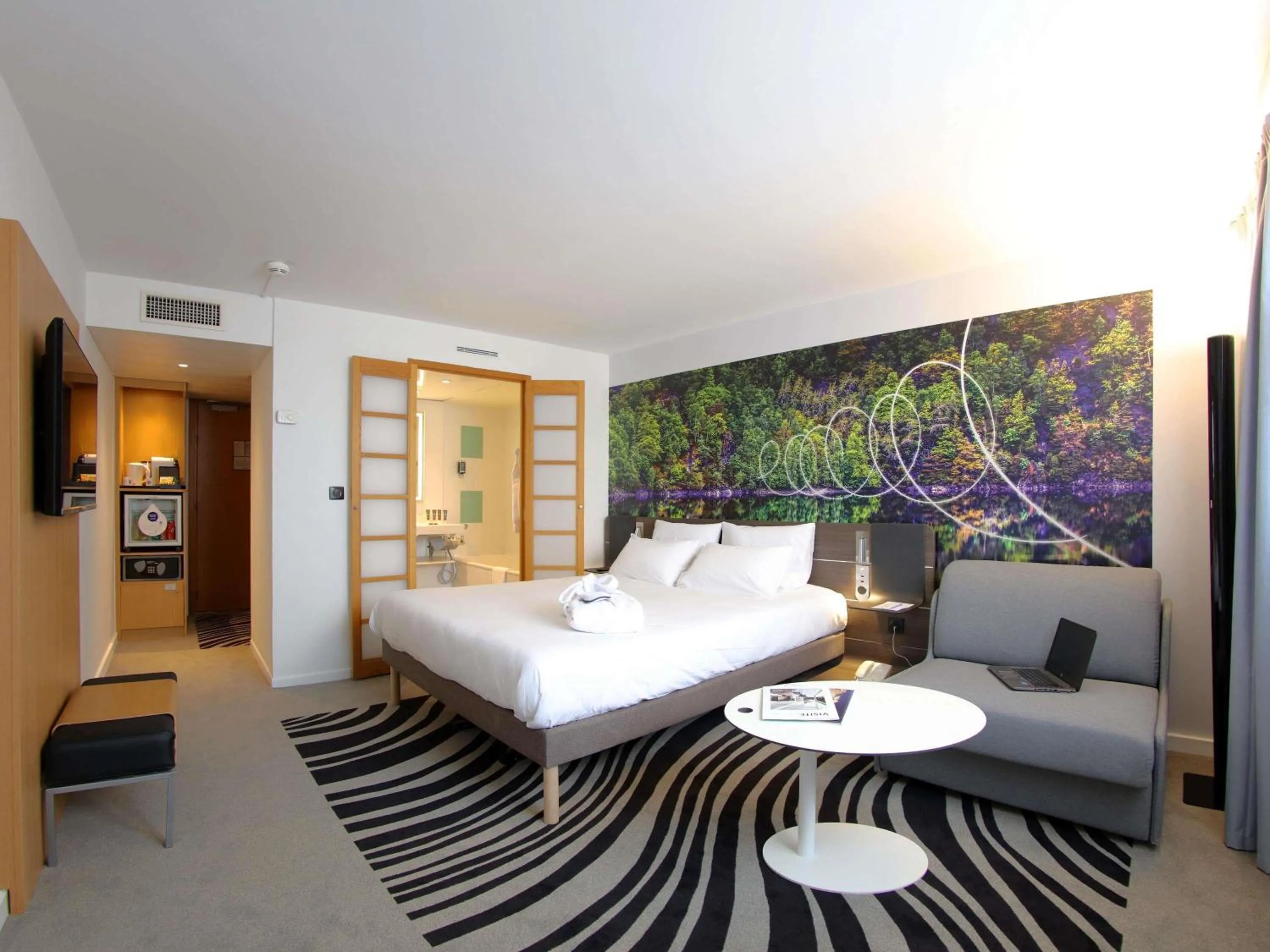 Bedroom, Bed in Novotel Lille Centre Grand Place