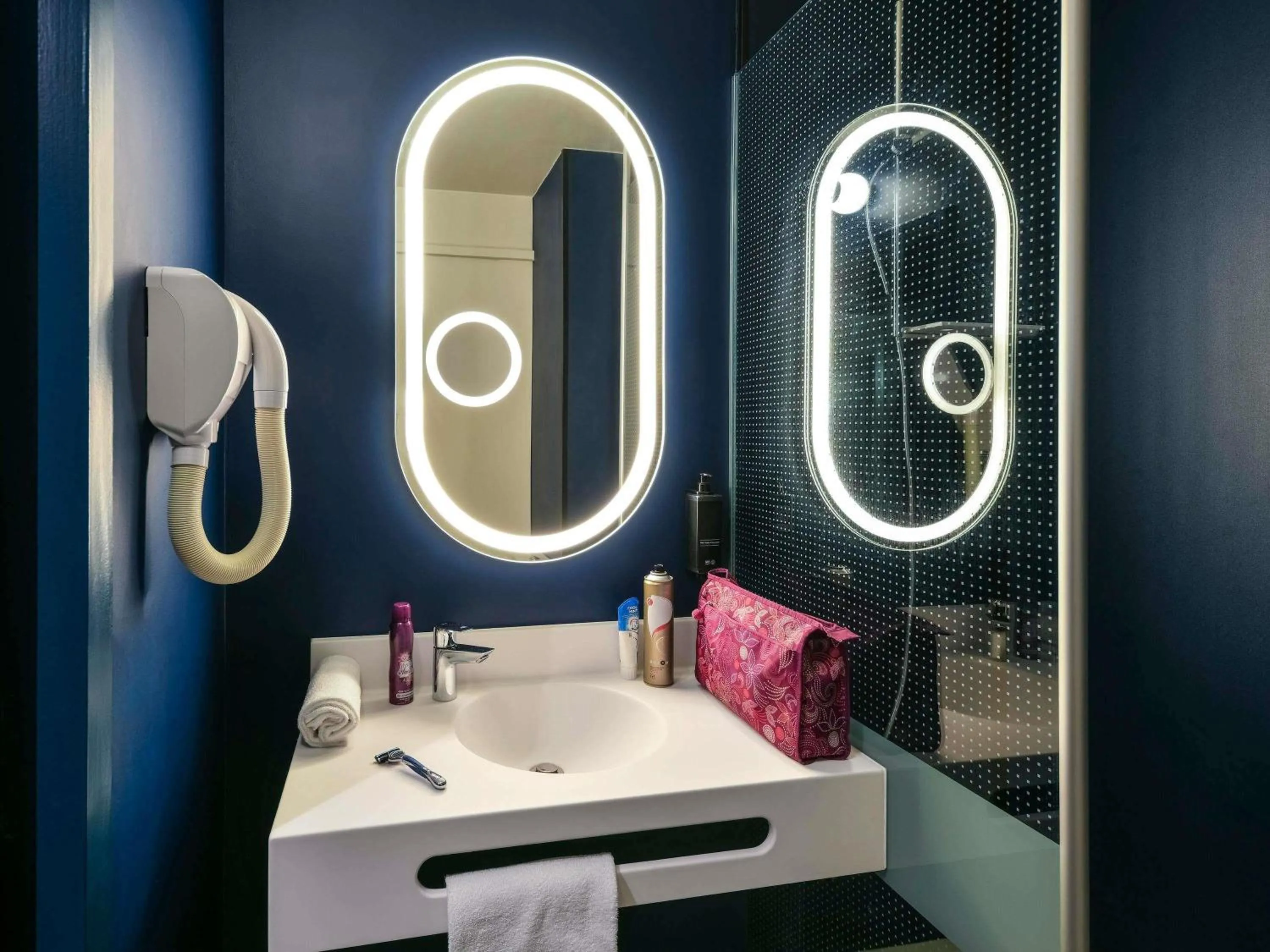 Bedroom in ibis Saint Rambert d'Albon