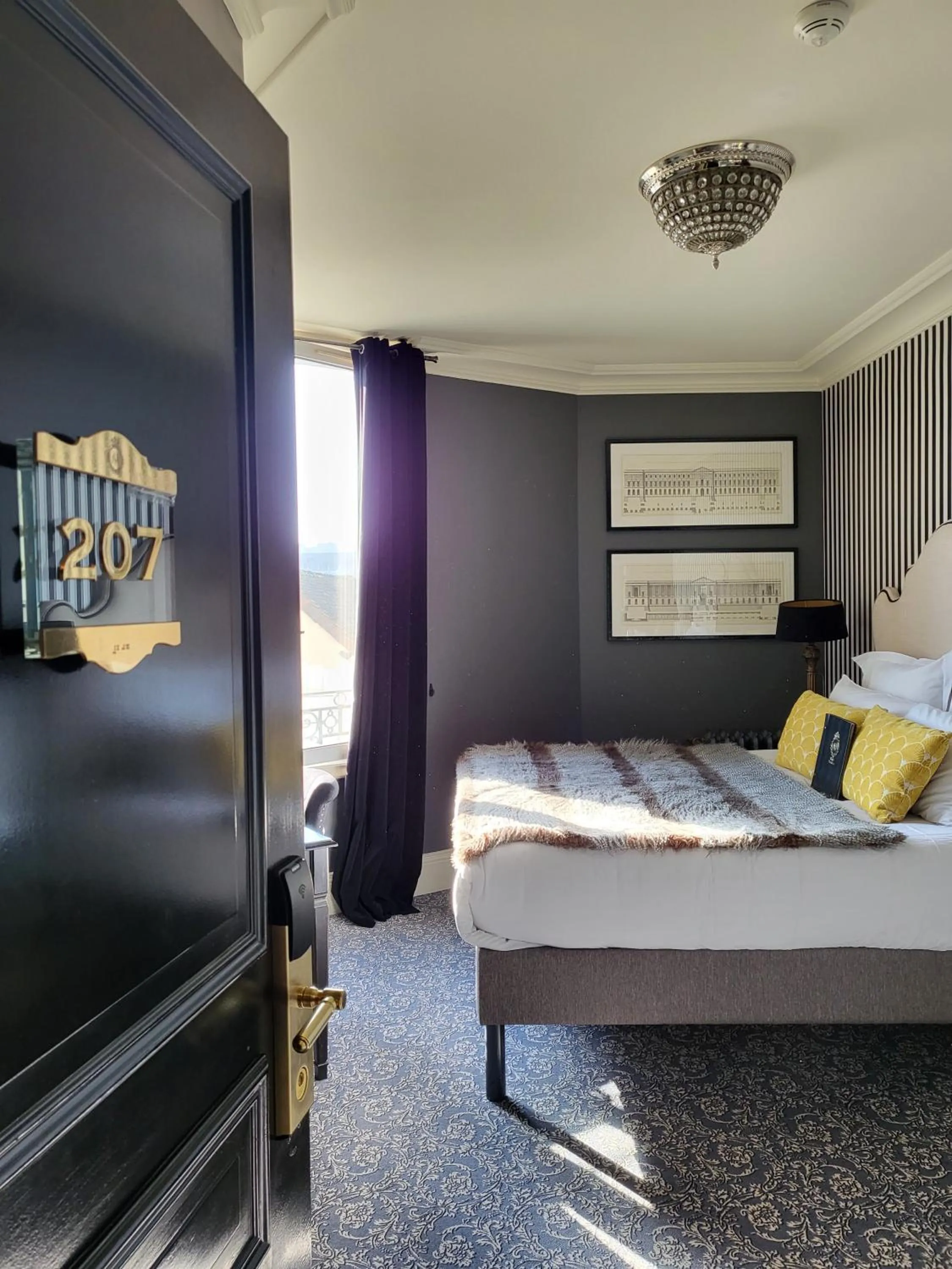 Photo of the whole room, Bed in Hotel Vendome - BW Signature Collection