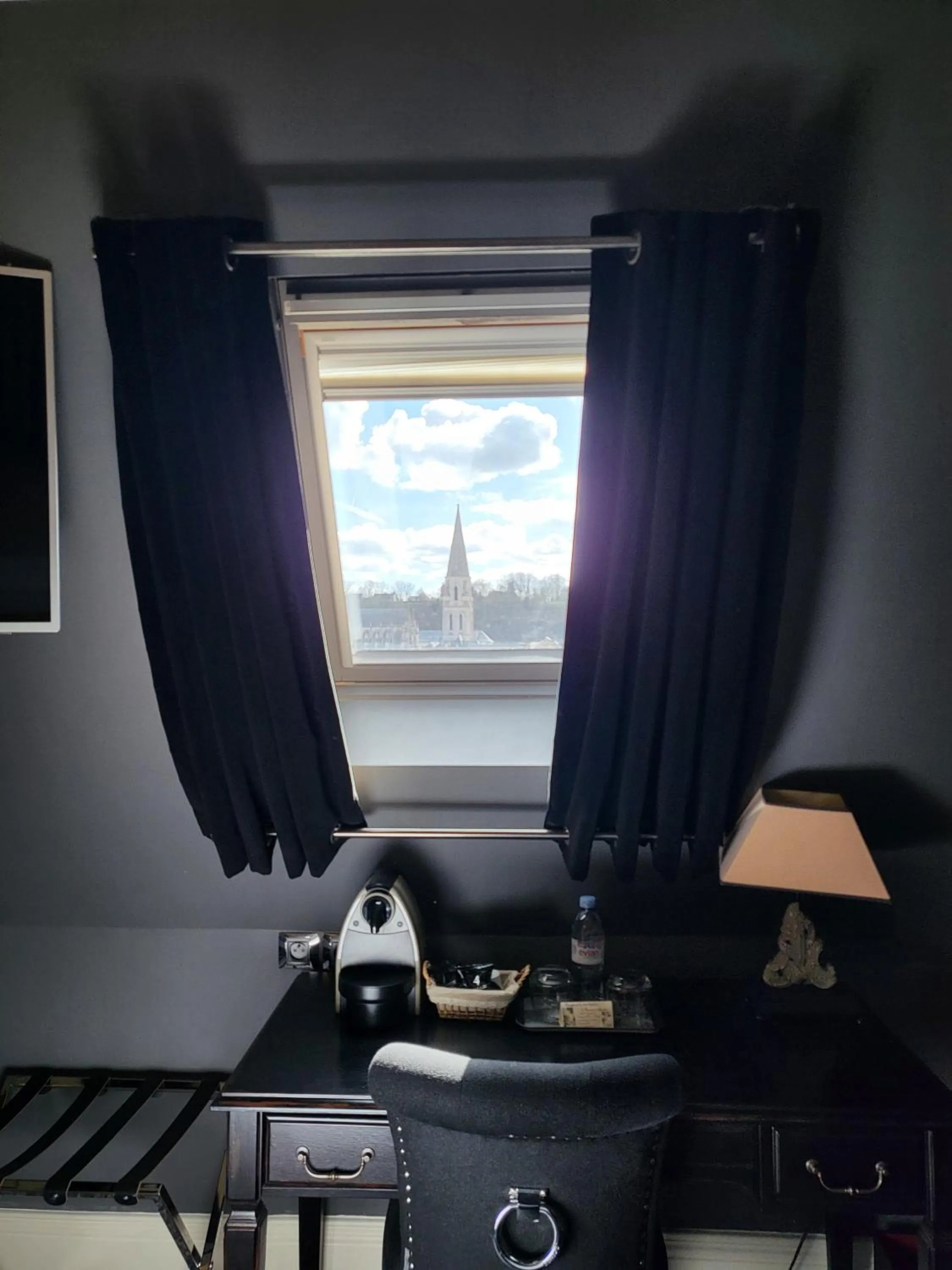 Seating area in Hotel Vendome - BW Signature Collection