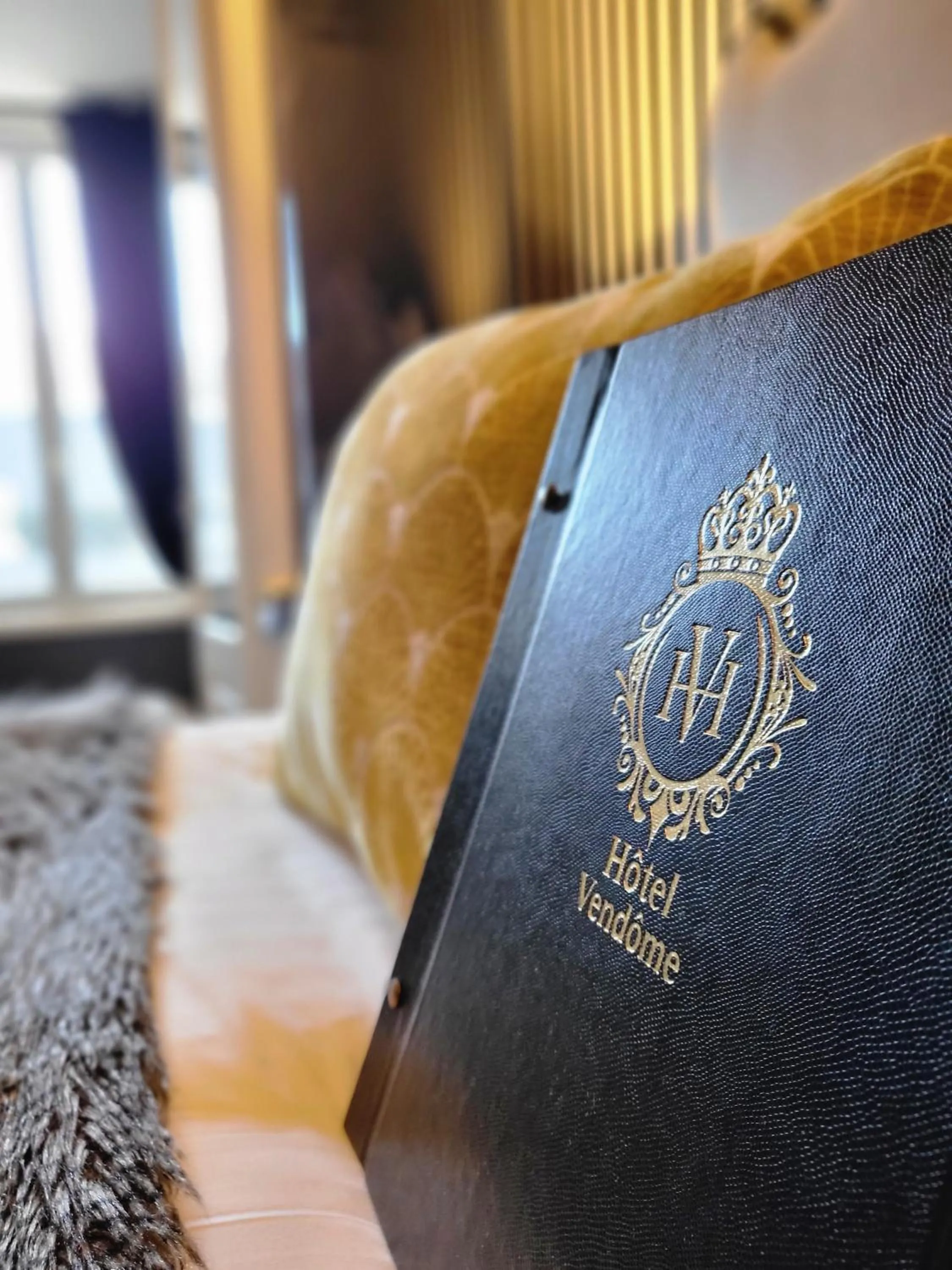 Decorative detail, Bed in Hotel Vendome - BW Signature Collection