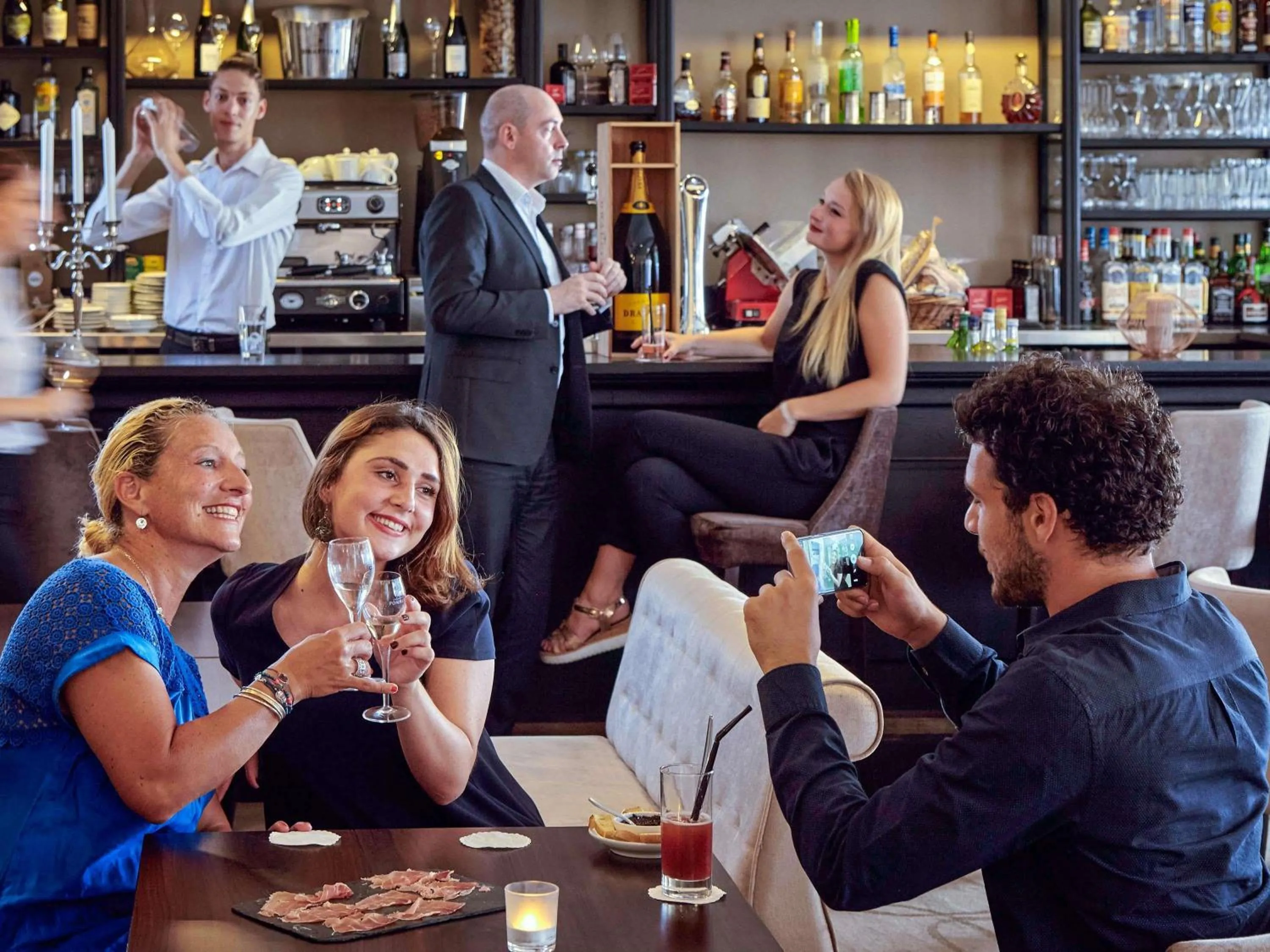 Meeting/conference room in Mercure Paris Saint Cloud Hippodrome
