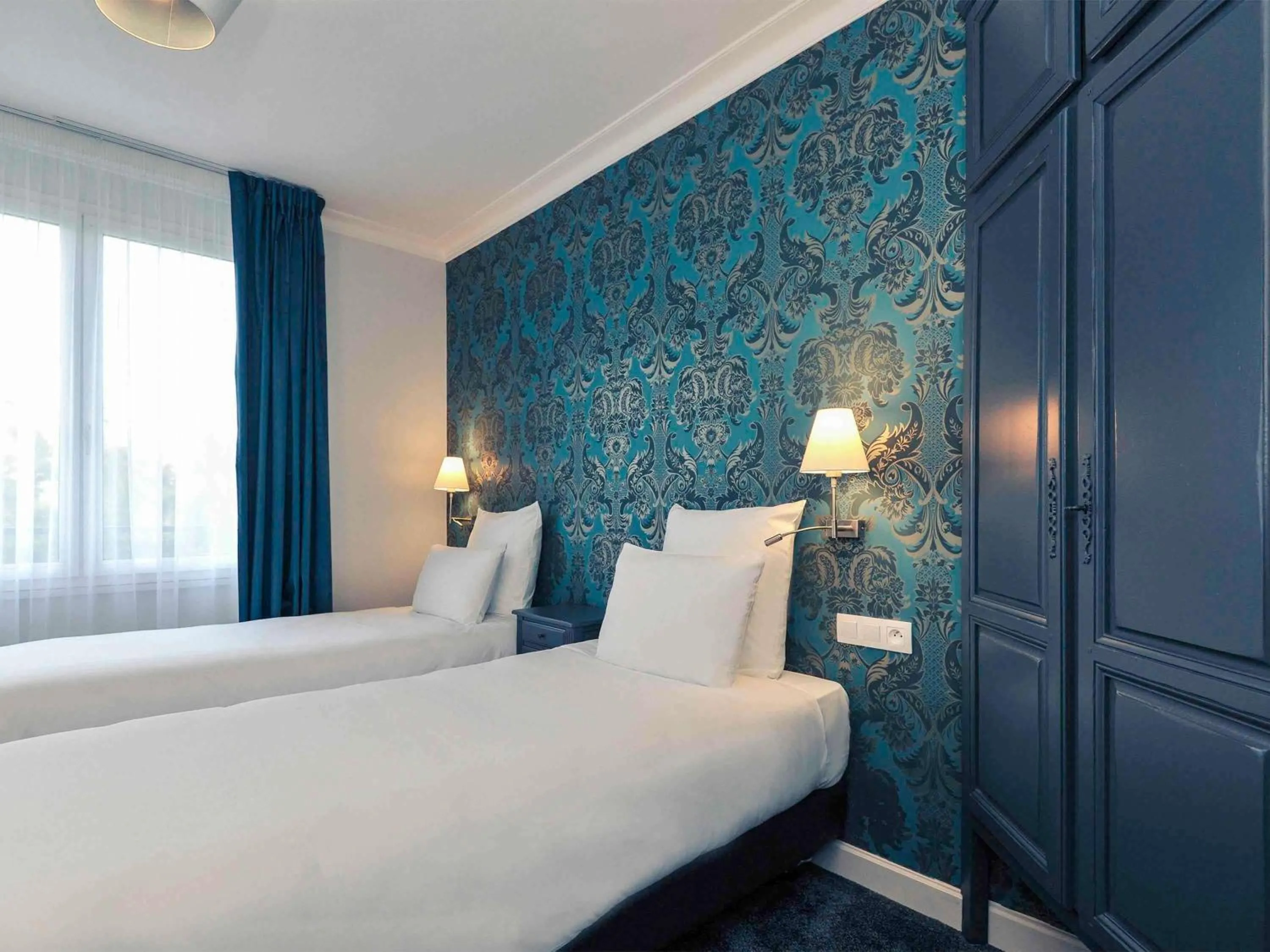 Bedroom, Bed in Mercure Paris Saint Cloud Hippodrome